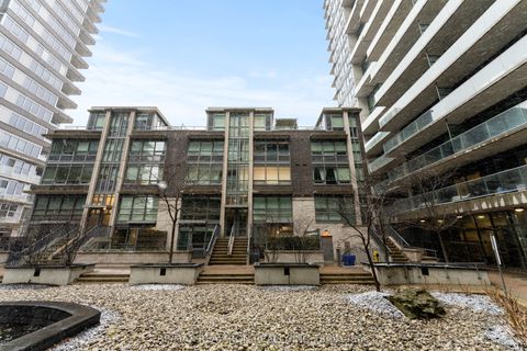 57 East Liberty Street Th16 Toronto C01 ON M6K 3P5