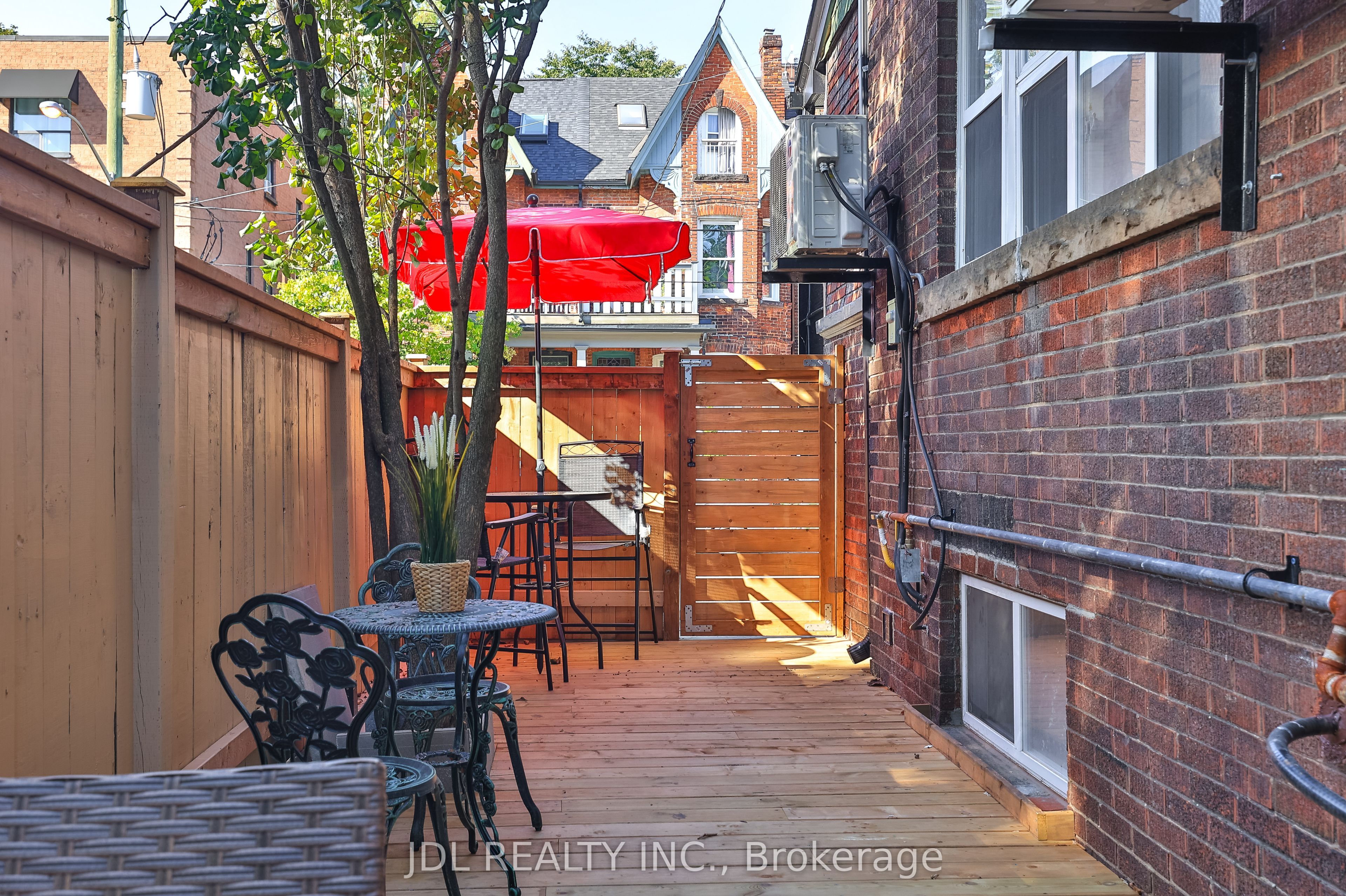 5 Sorauren Avenue