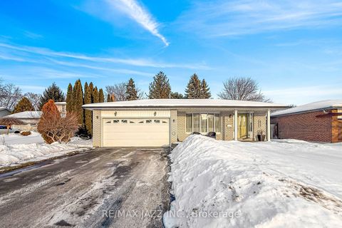 5 Dingley Court Ajax ON L1S 6B5