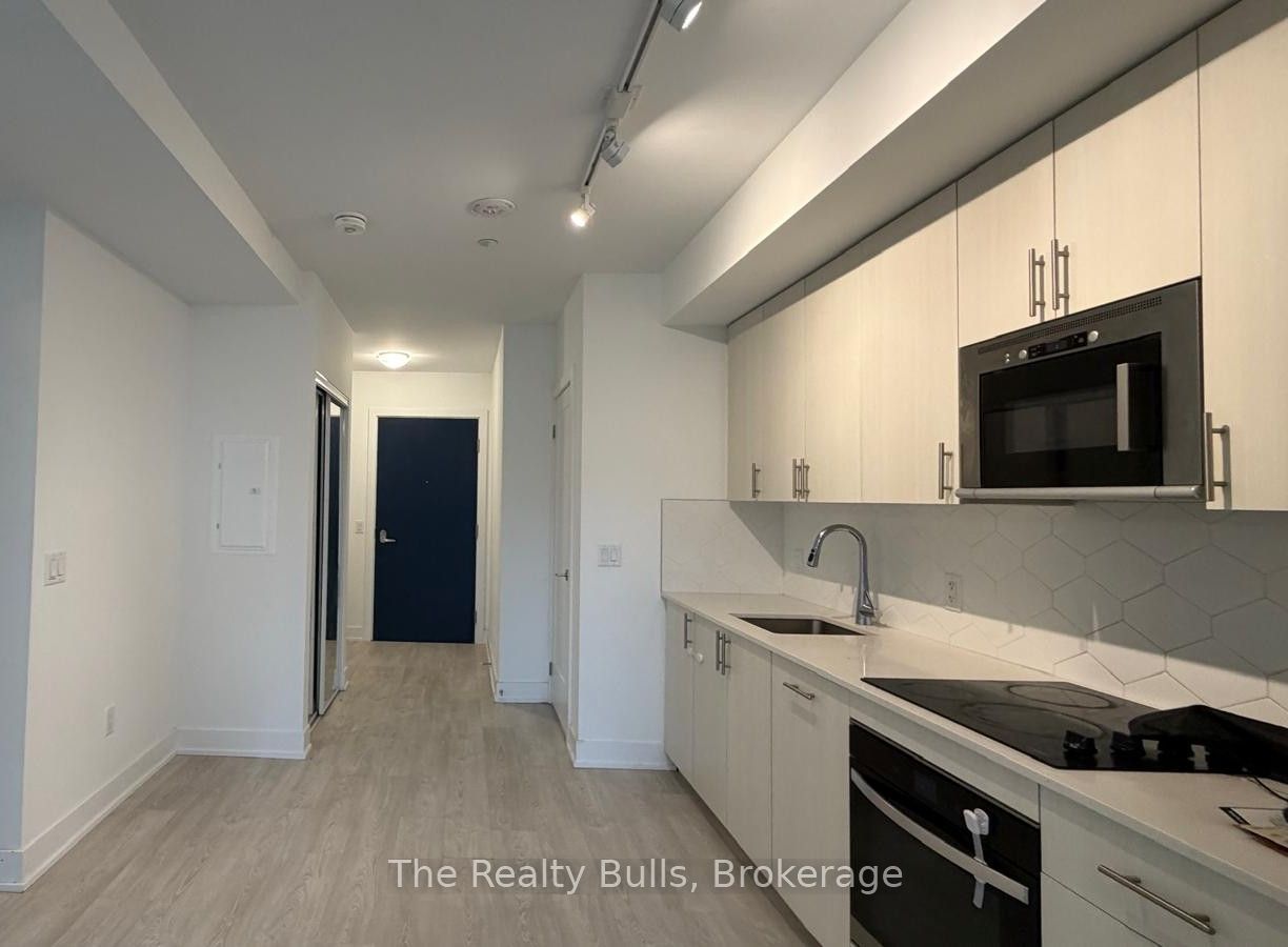 2545 Simcoe Street 235
