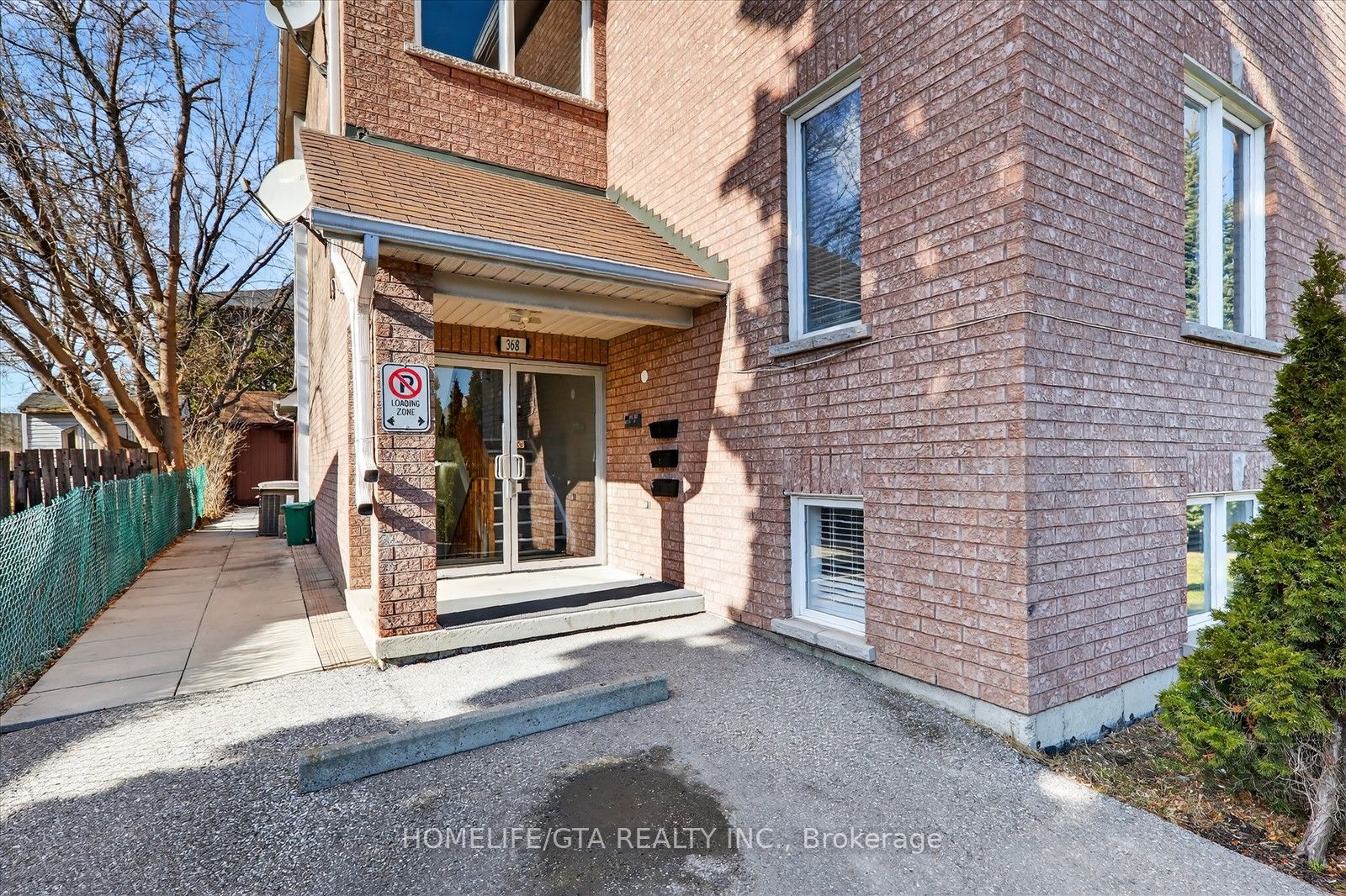 368 Pine Avenue