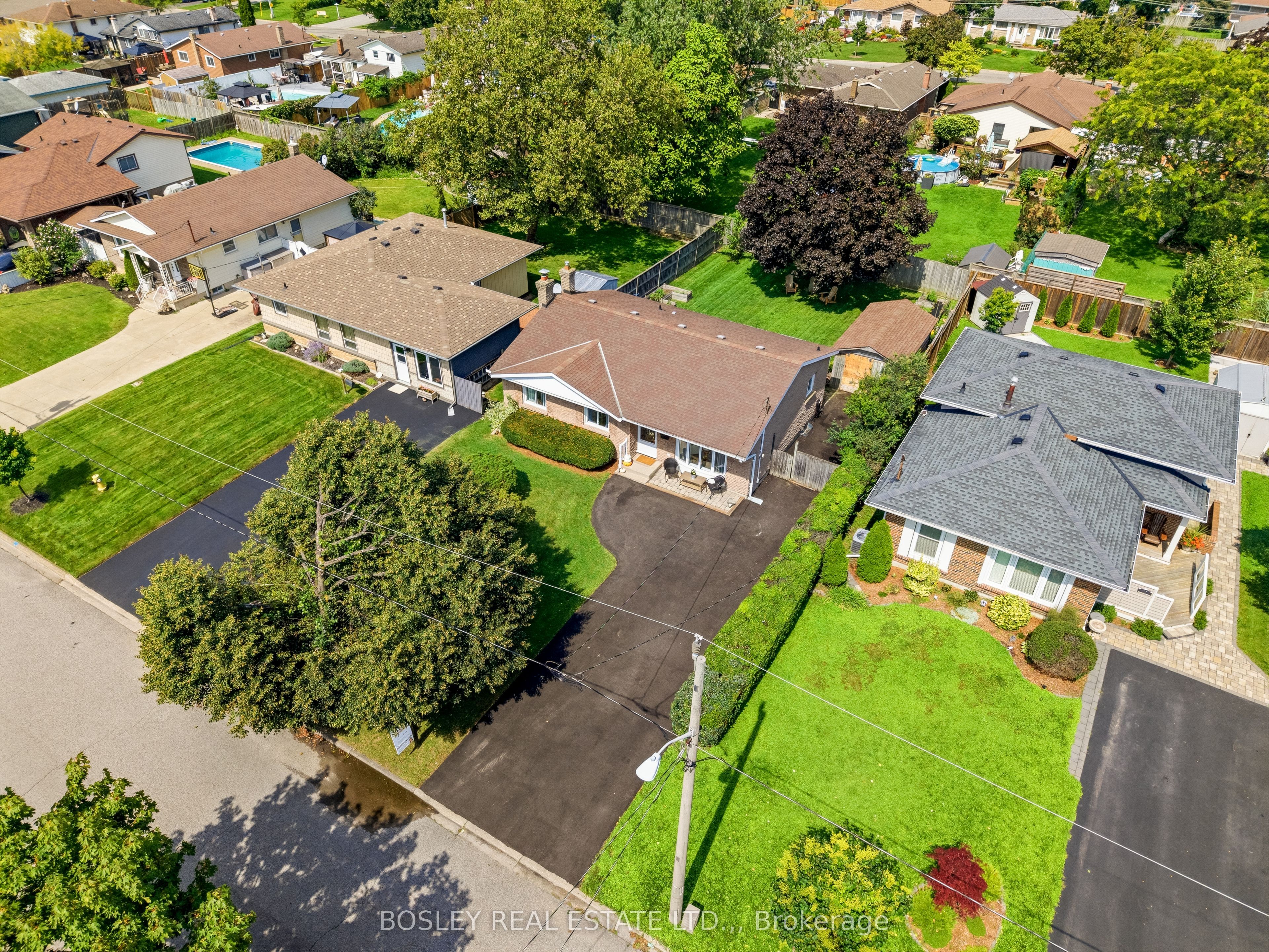 17 Acadia Crescent