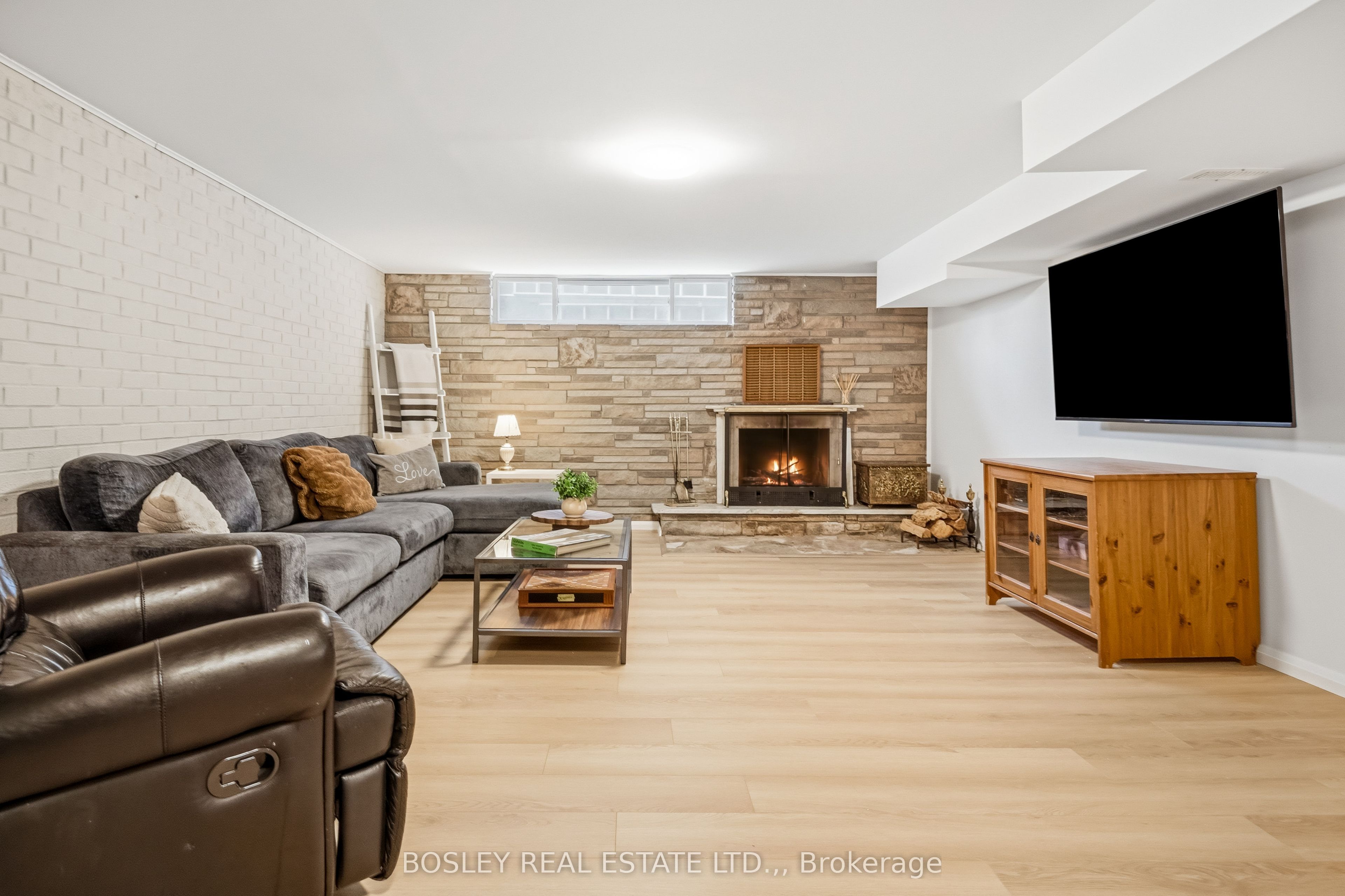 17 Acadia Crescent