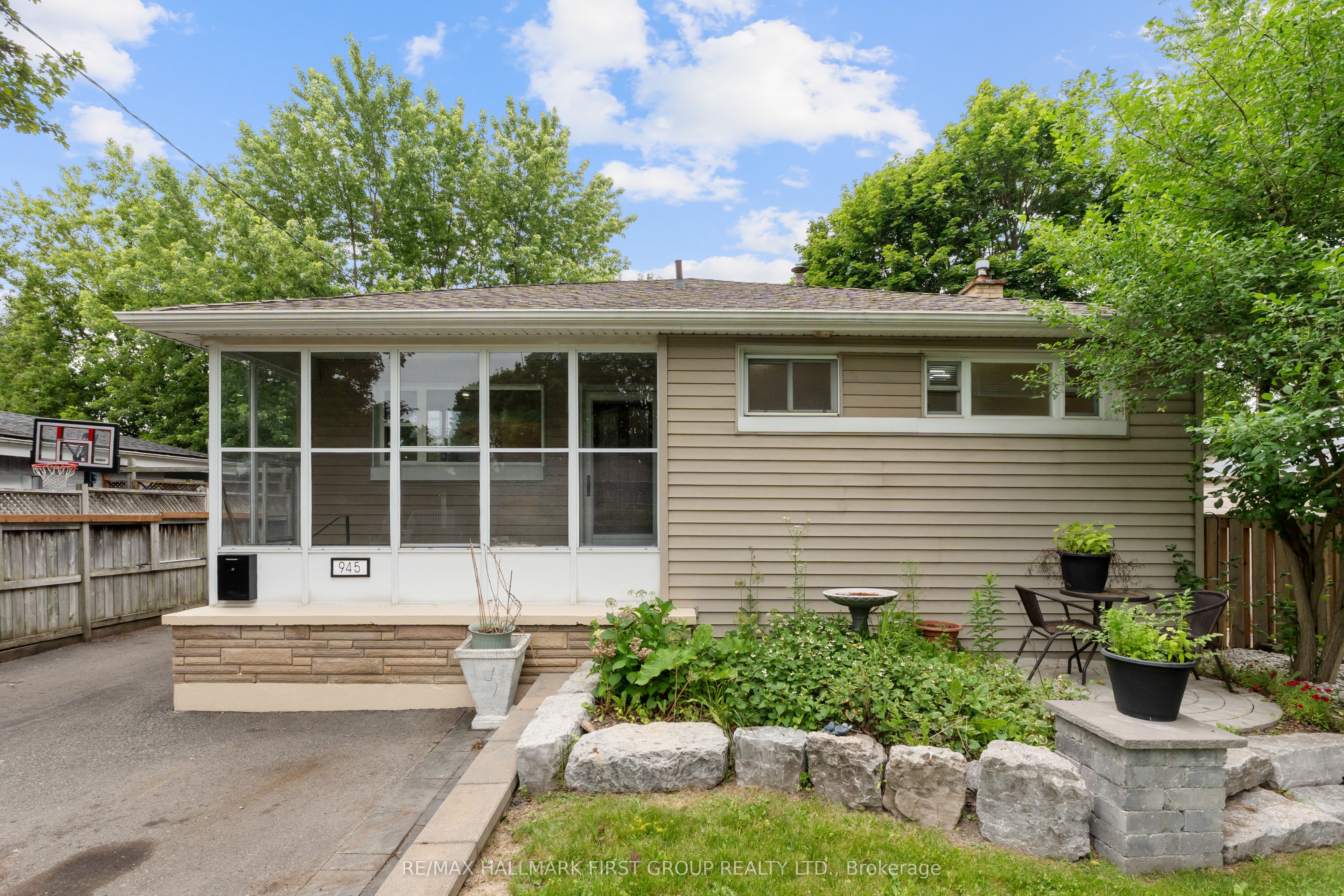 945 Donovan Crescent
