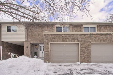 19 Lindisfarne Way 132 Markham ON L3P 3W8