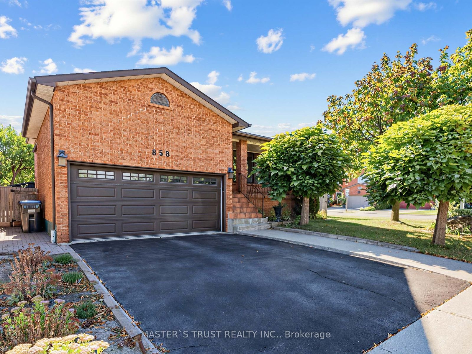 858 Wetherby Lane