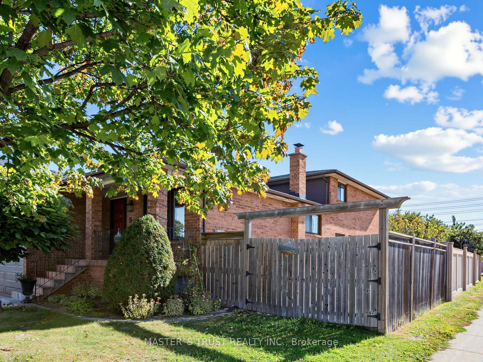 858 Wetherby Lane