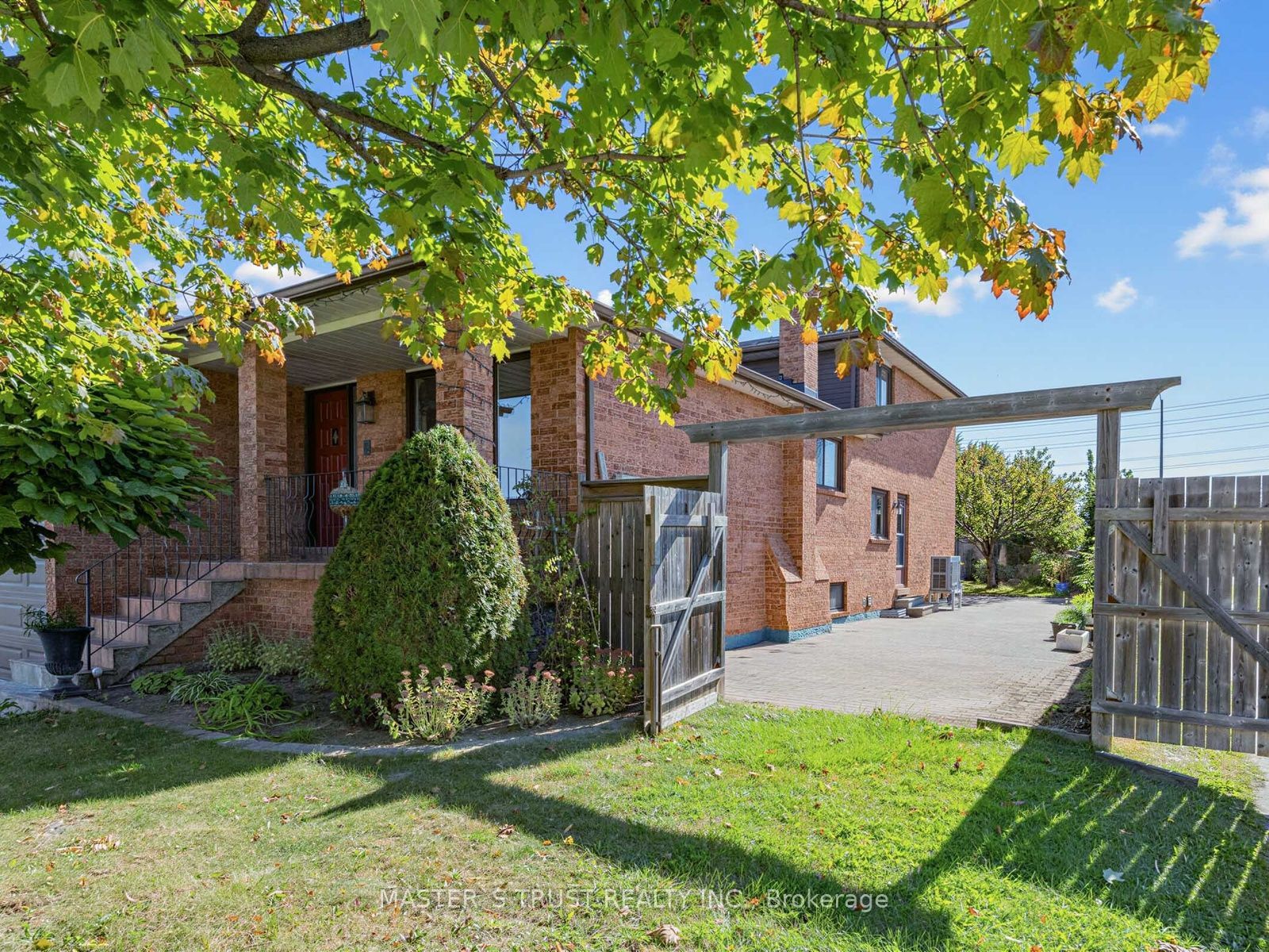 858 Wetherby Lane