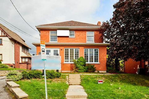 215 Simcoe Street N Oshawa ON L1G 4T1