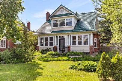 1807 Balsam Avenue Mississauga ON L5J 1L3