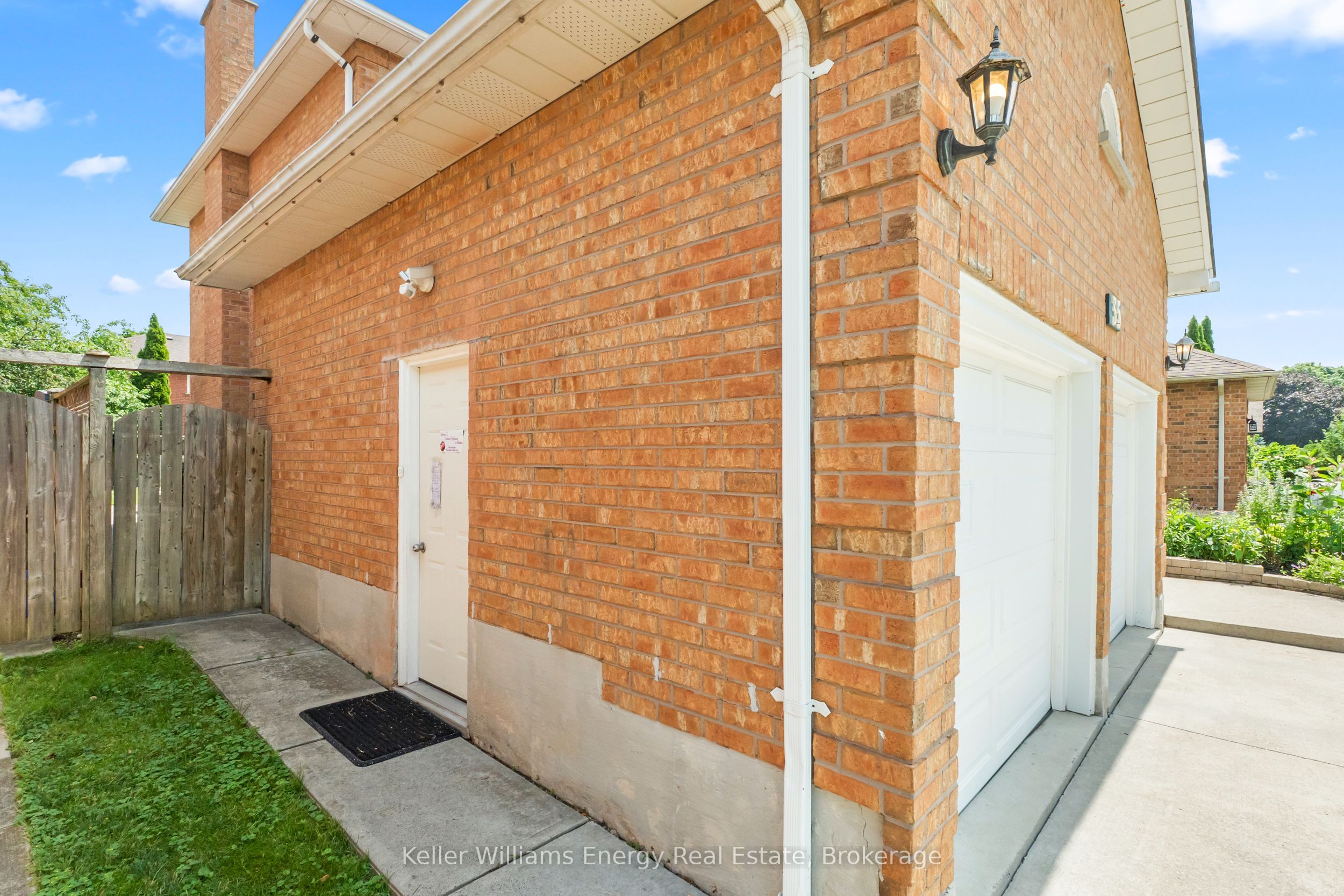 35 William Stephenson Drive