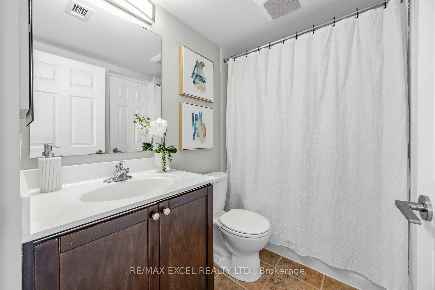 340 Watson Street W 916