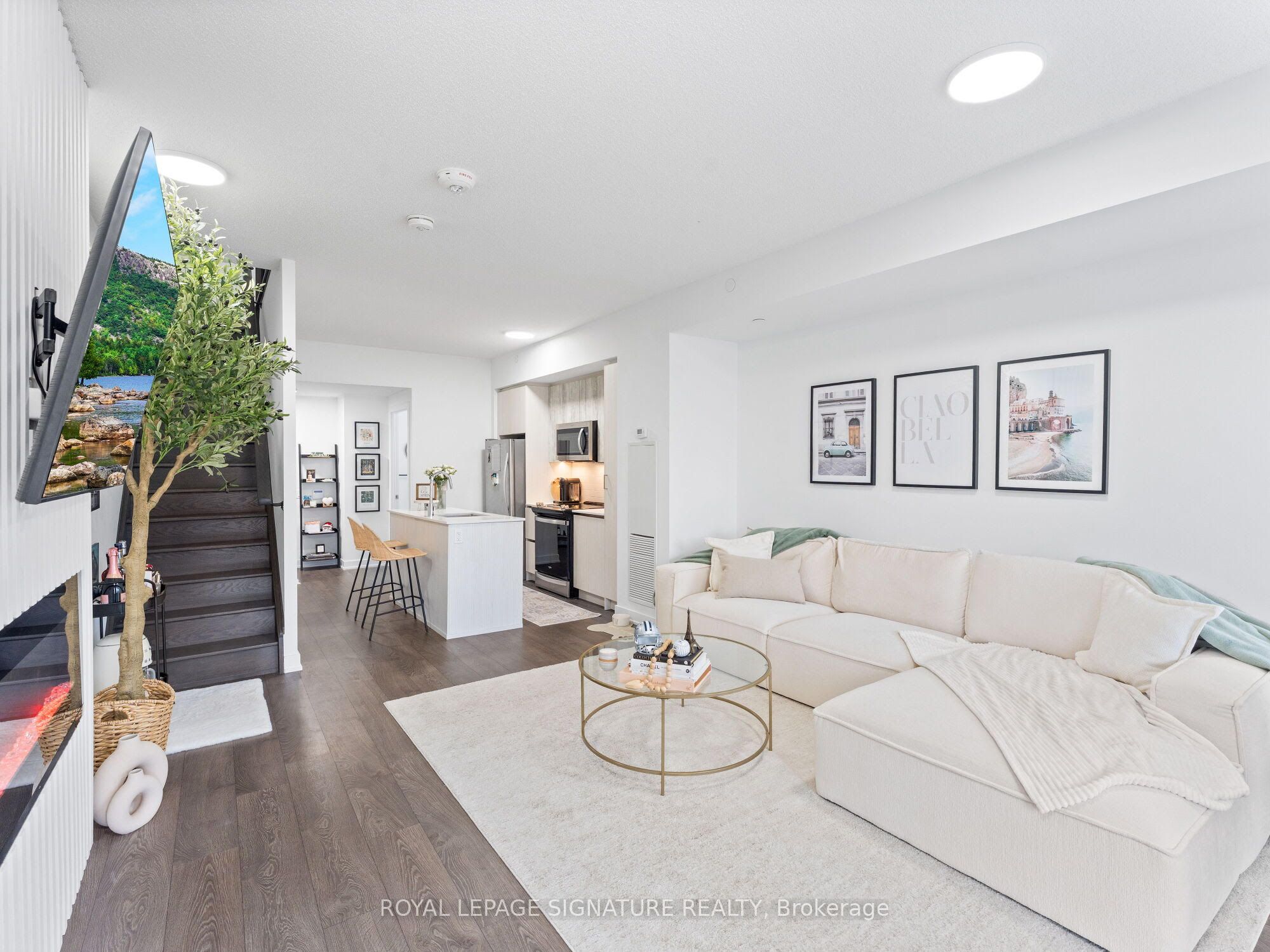 251 Manitoba Street S 132