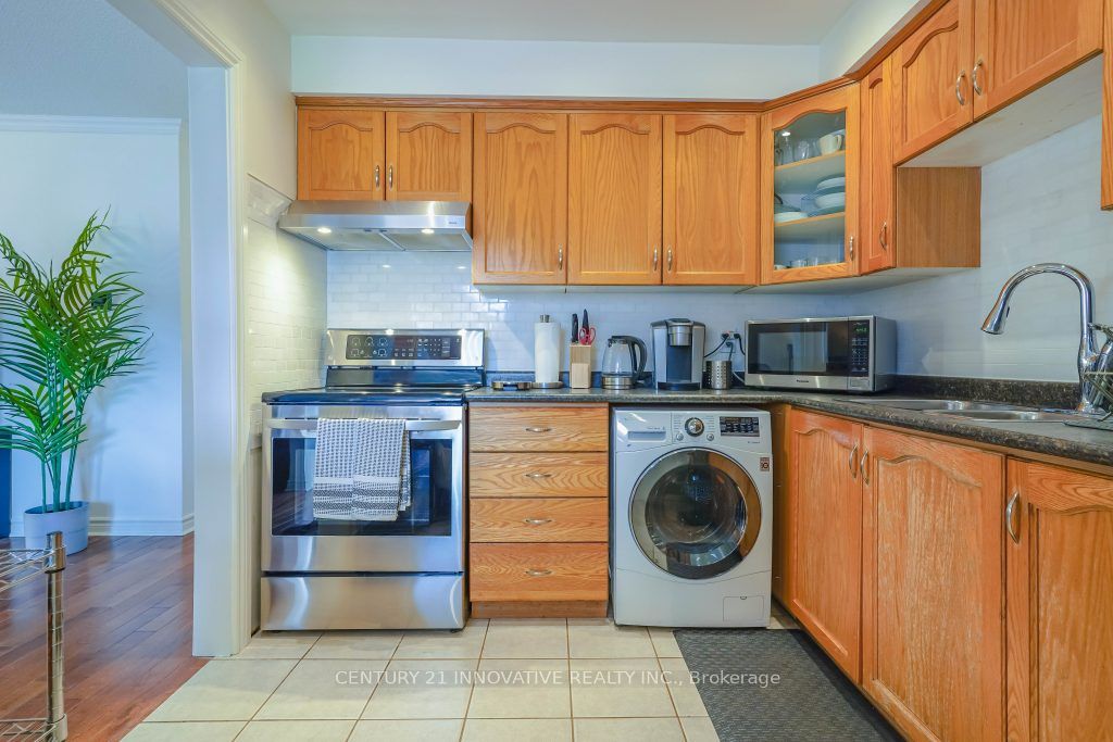 3066 Patrick Crescent