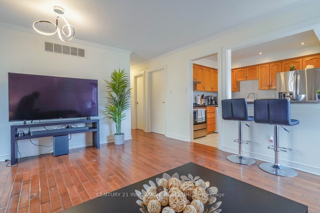 3066 Patrick Crescent