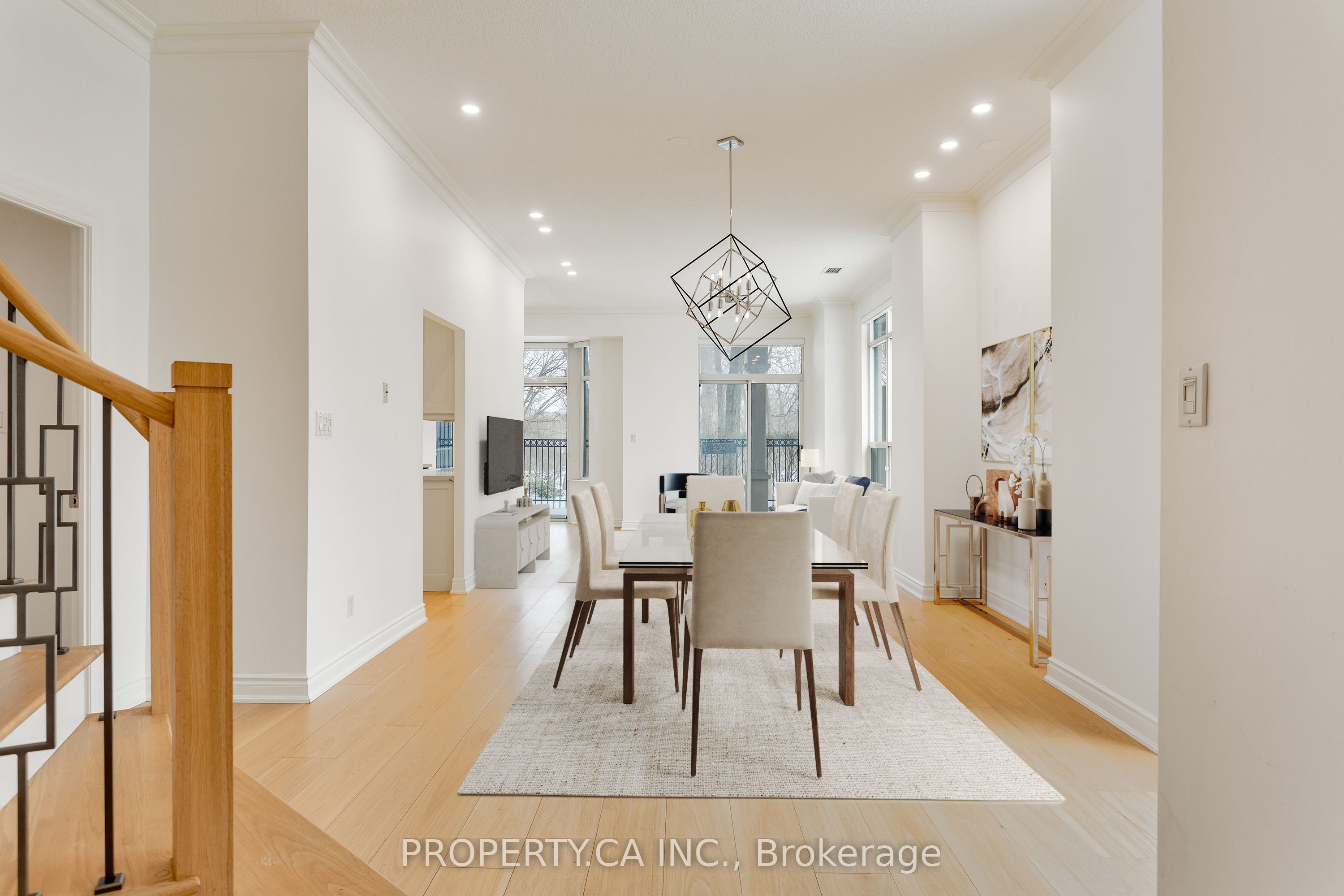 2 Aberfoyle Crescent 105