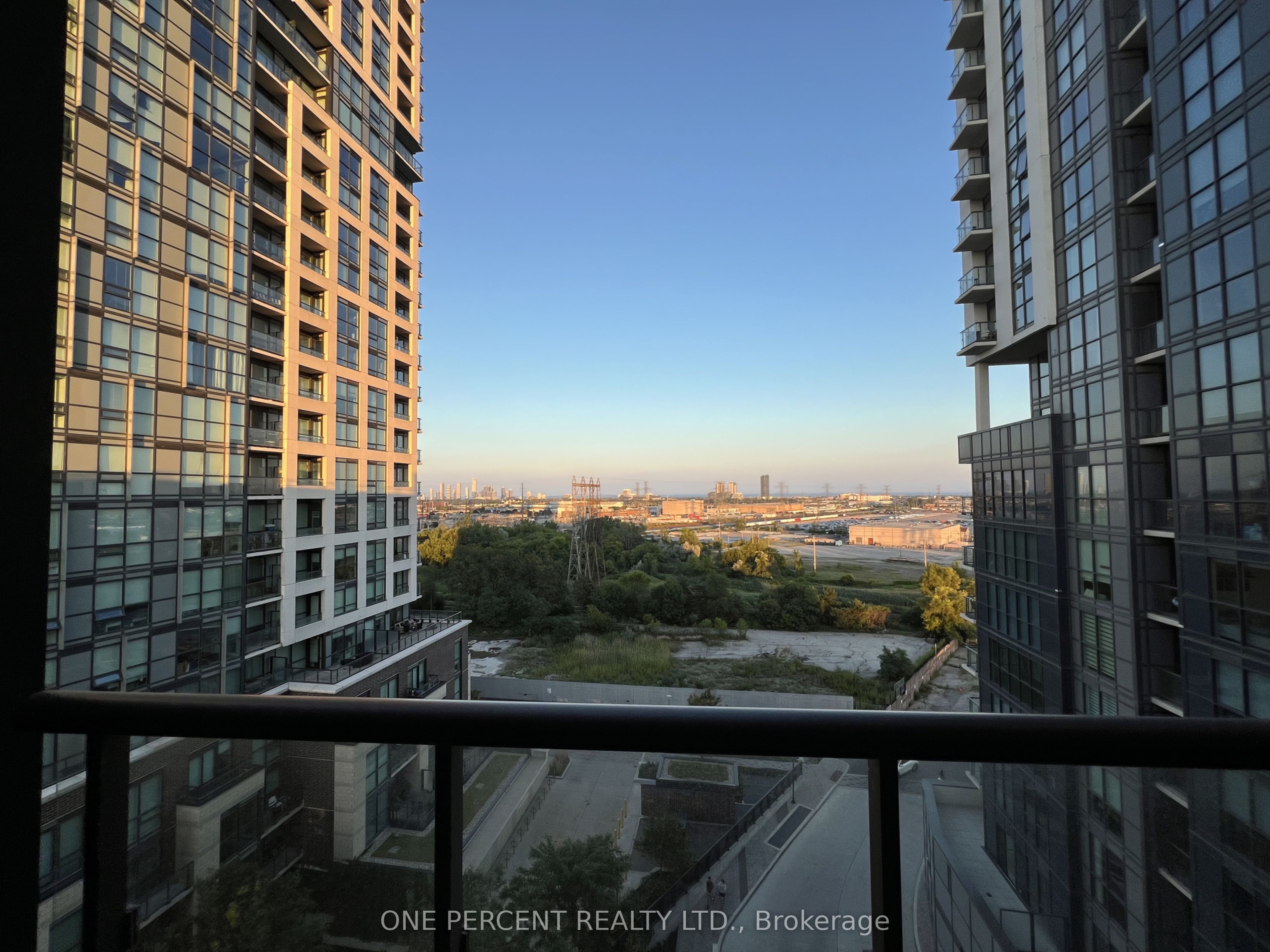 50 Thomas Riley Road 819