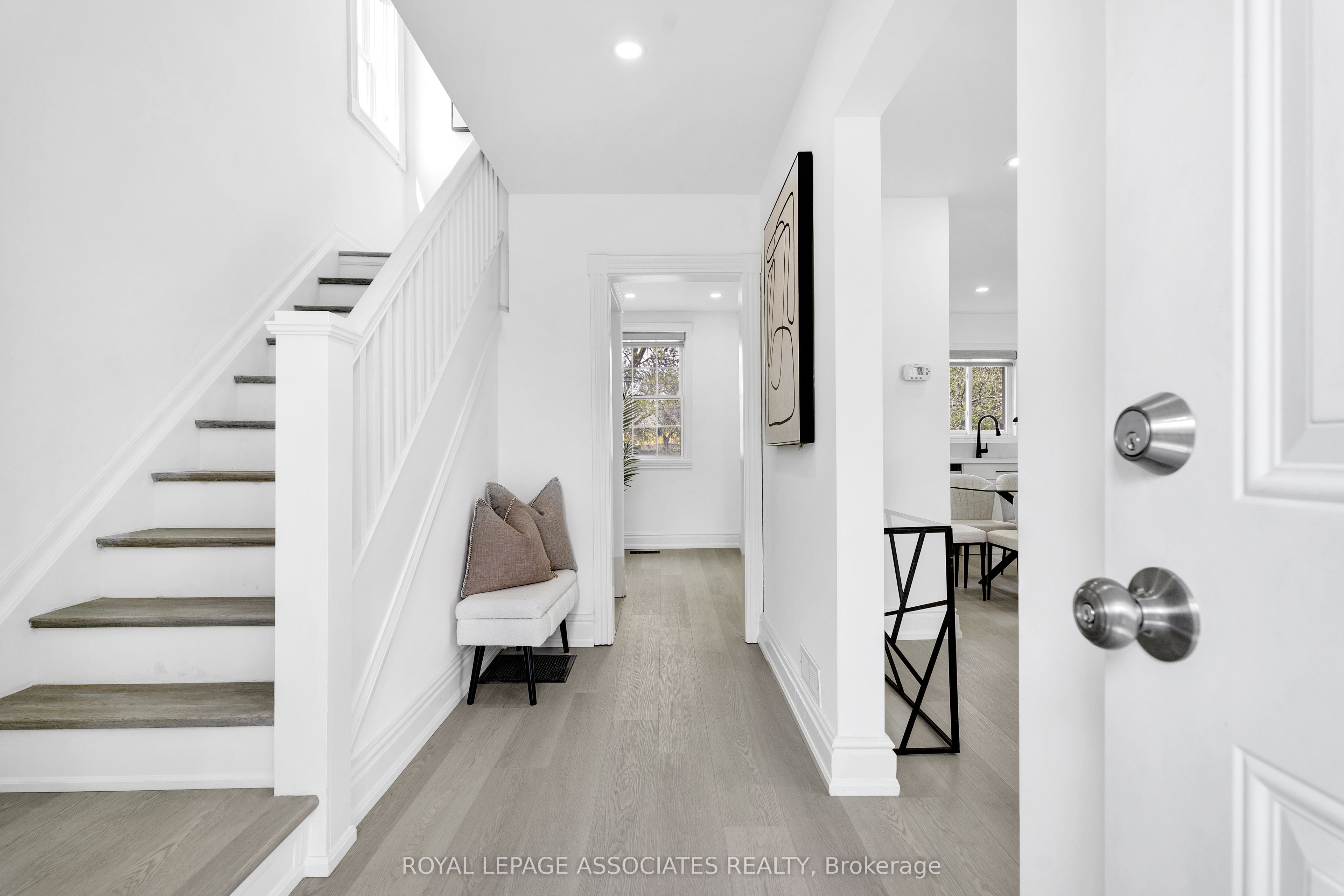 42 Rossland Road W