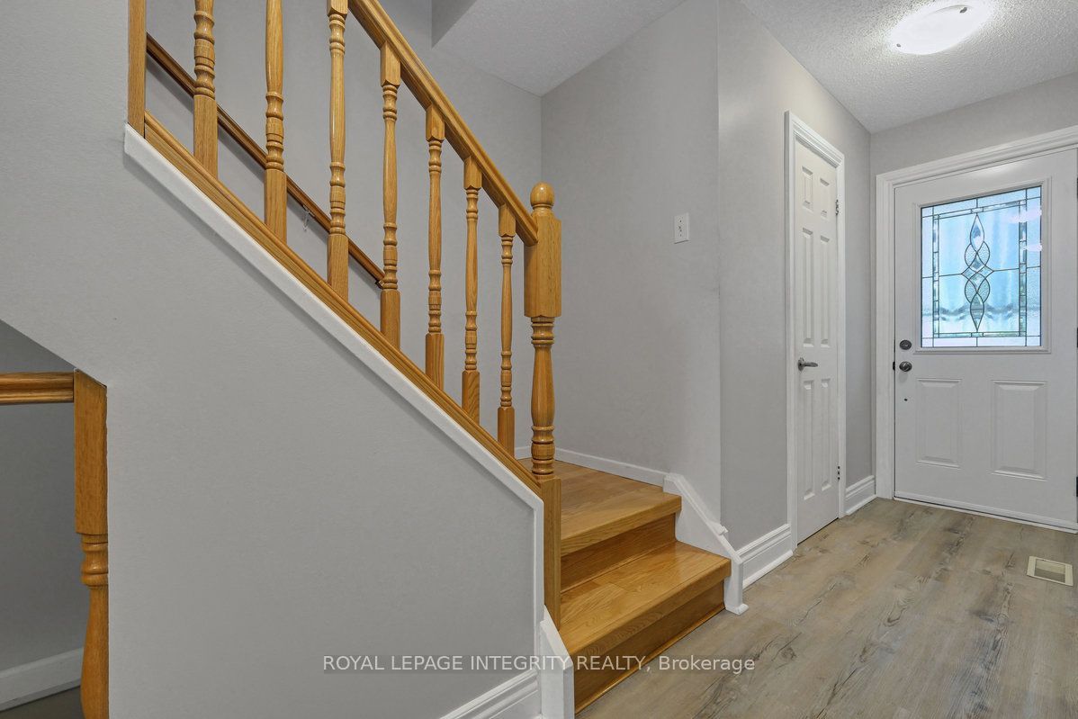 2432 Autumn Hill Crescent