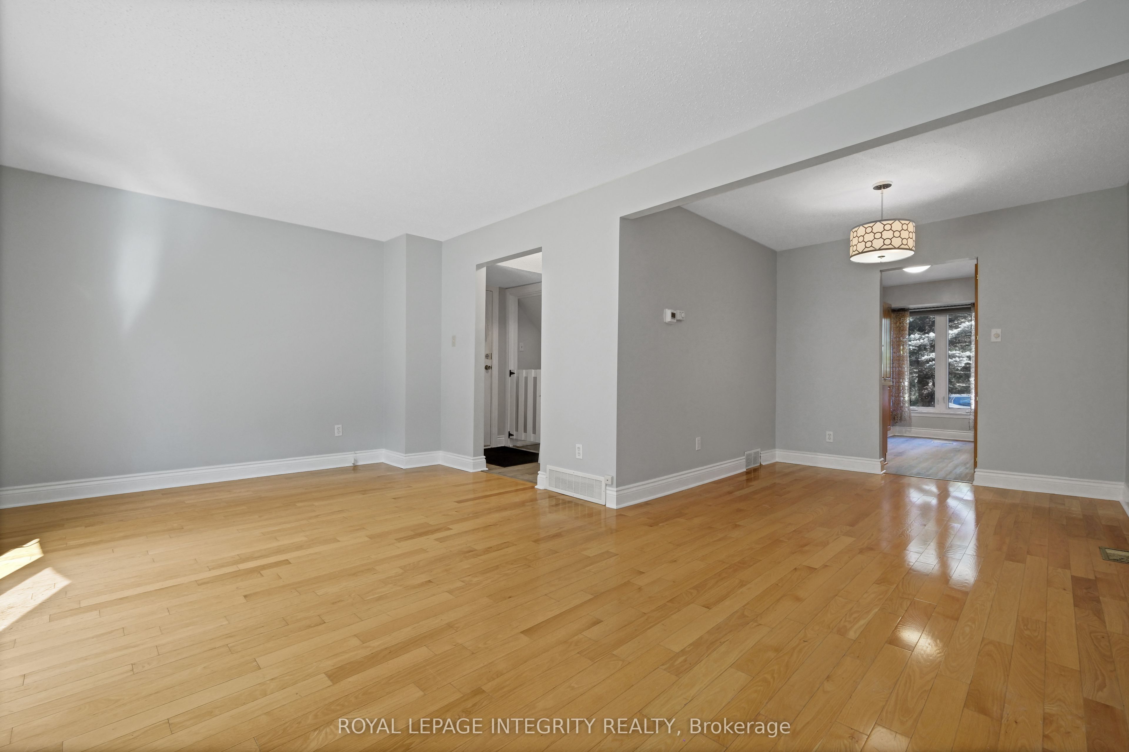 2432 Autumn Hill Crescent