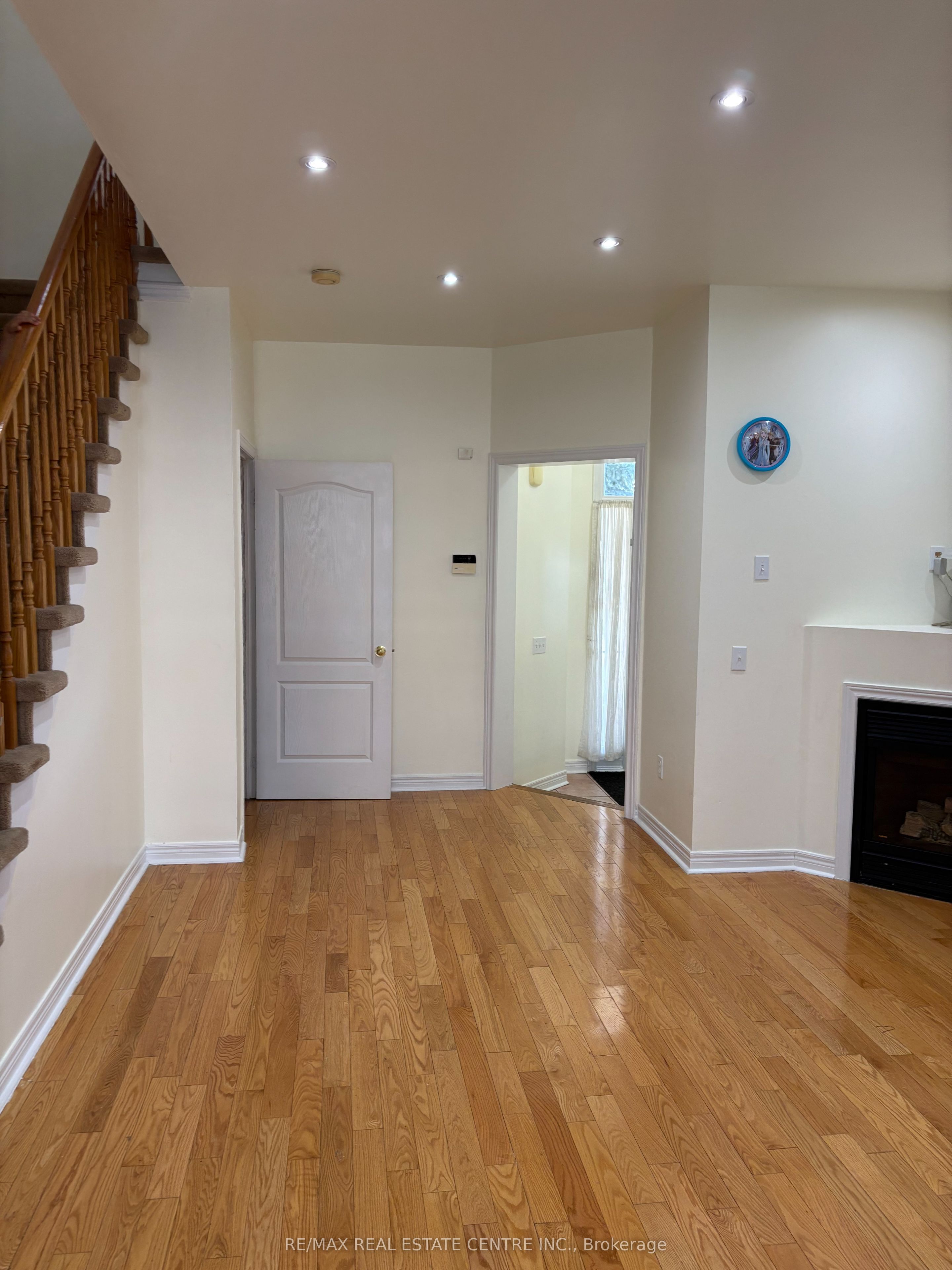 799 Ledbury Crescent