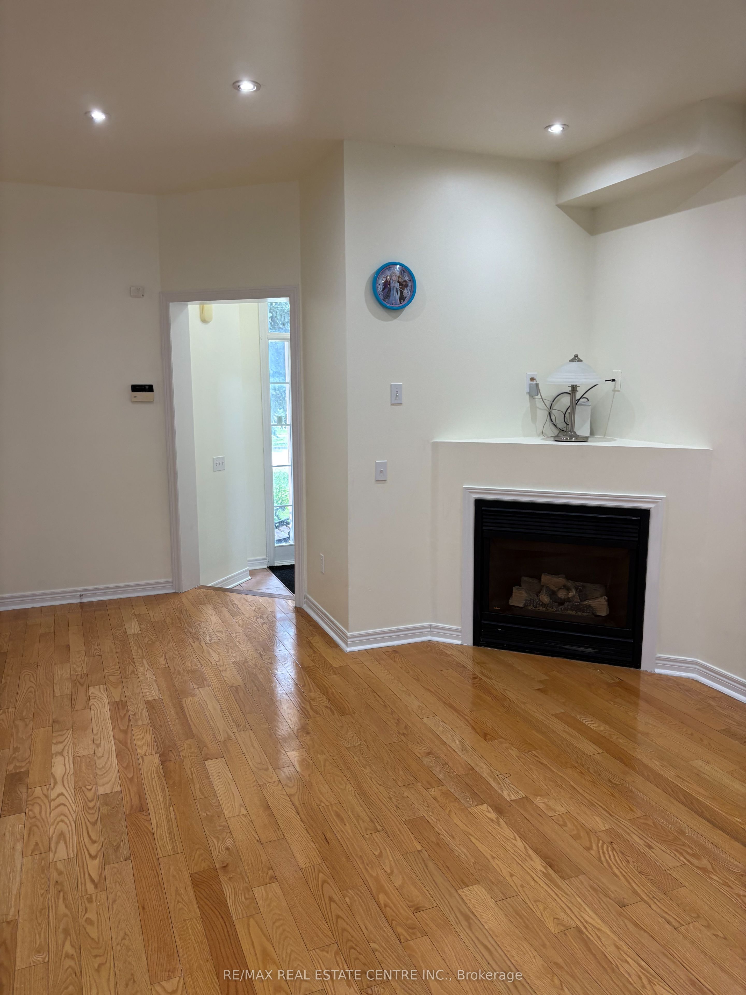 799 Ledbury Crescent