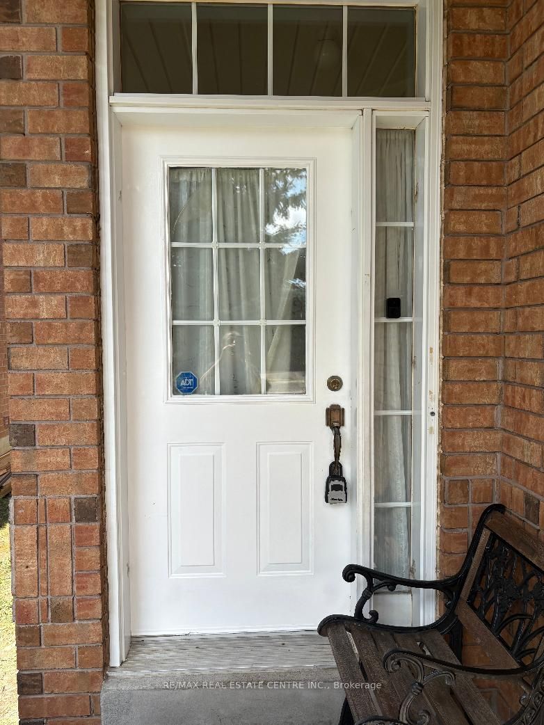 799 Ledbury Crescent