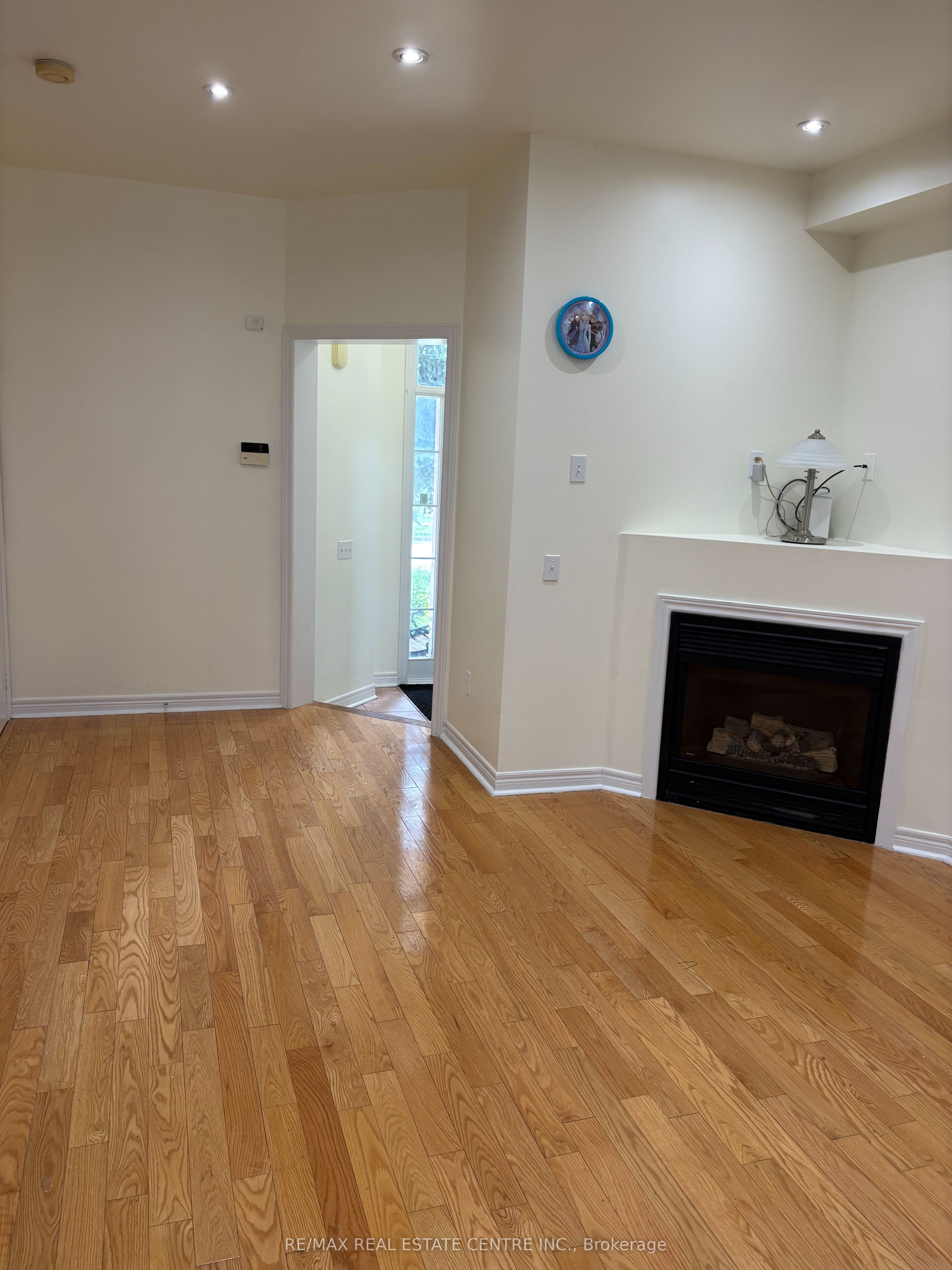 799 Ledbury Crescent