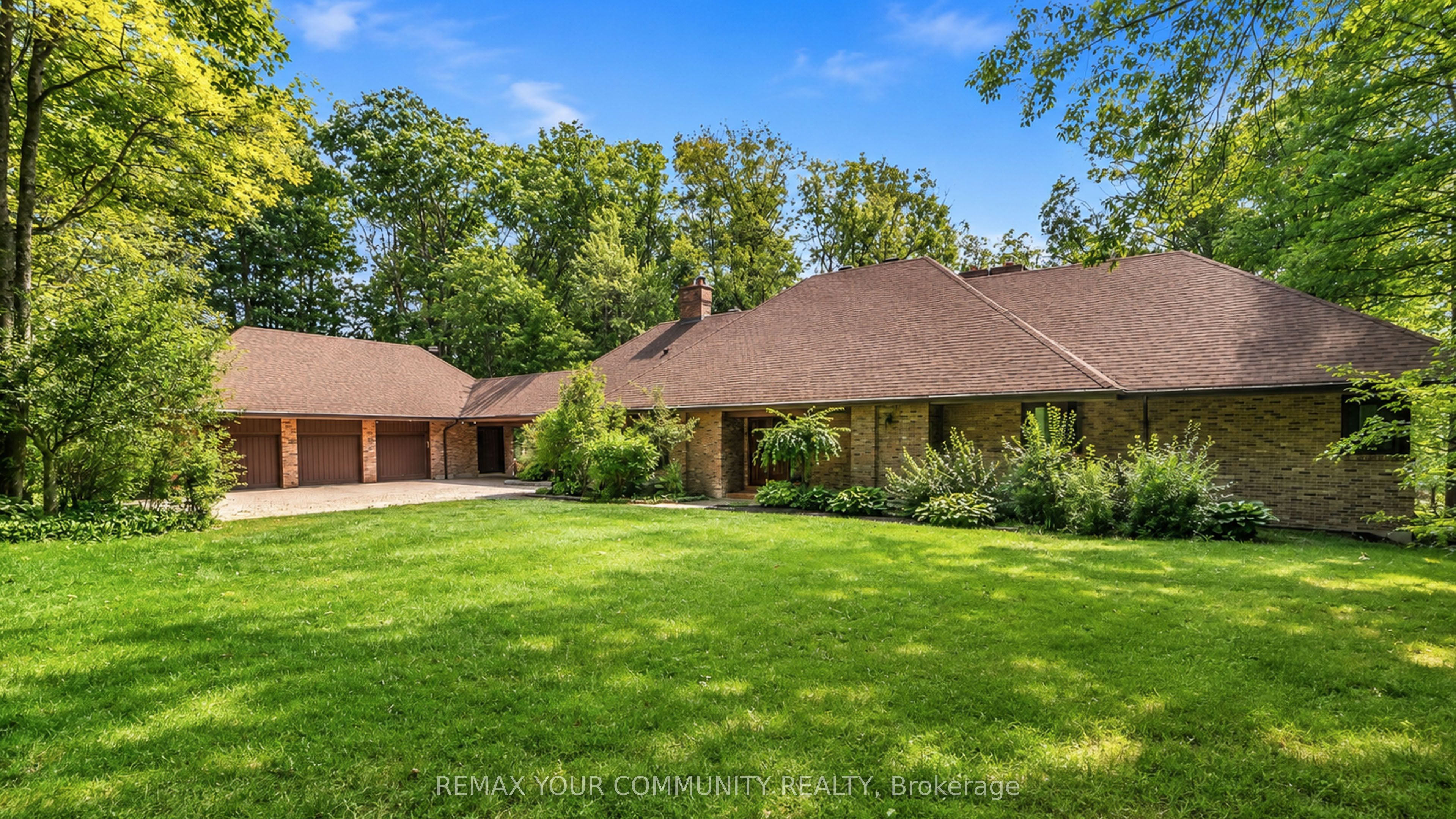 76 Trailwood Crescent