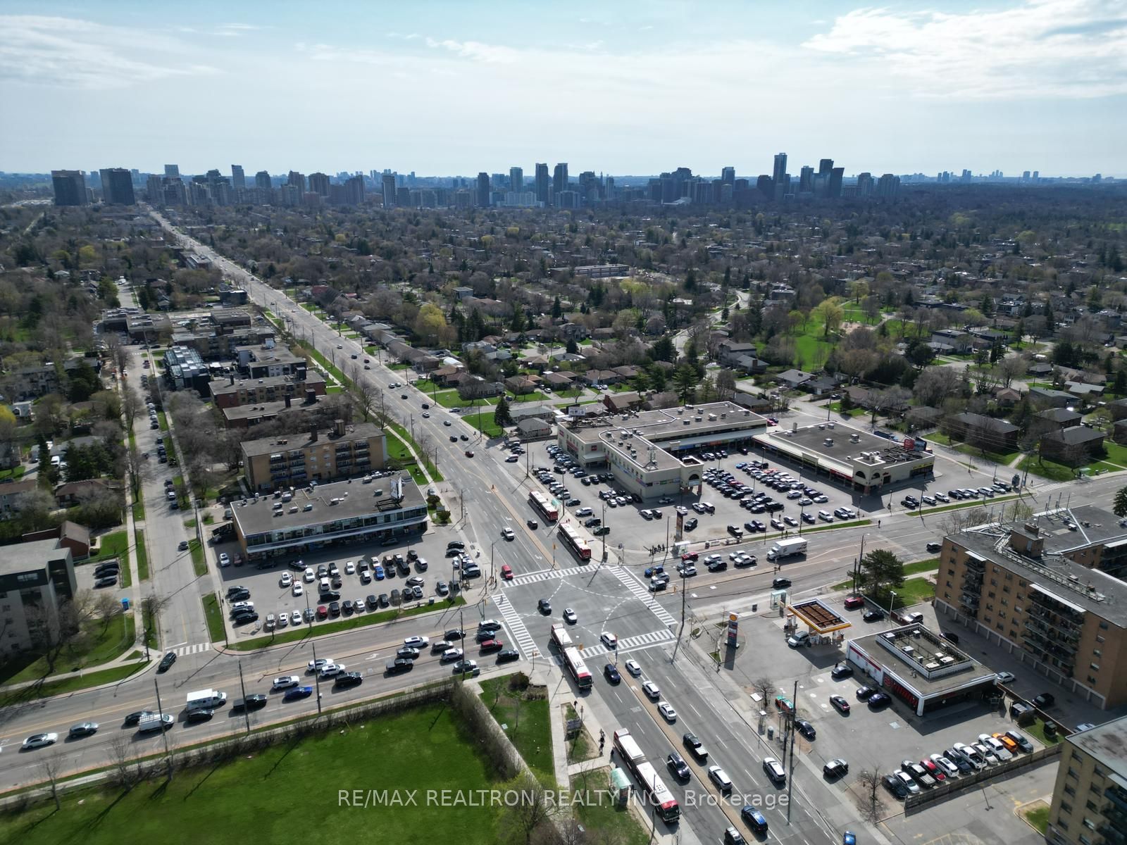 4926 Bathurst Street