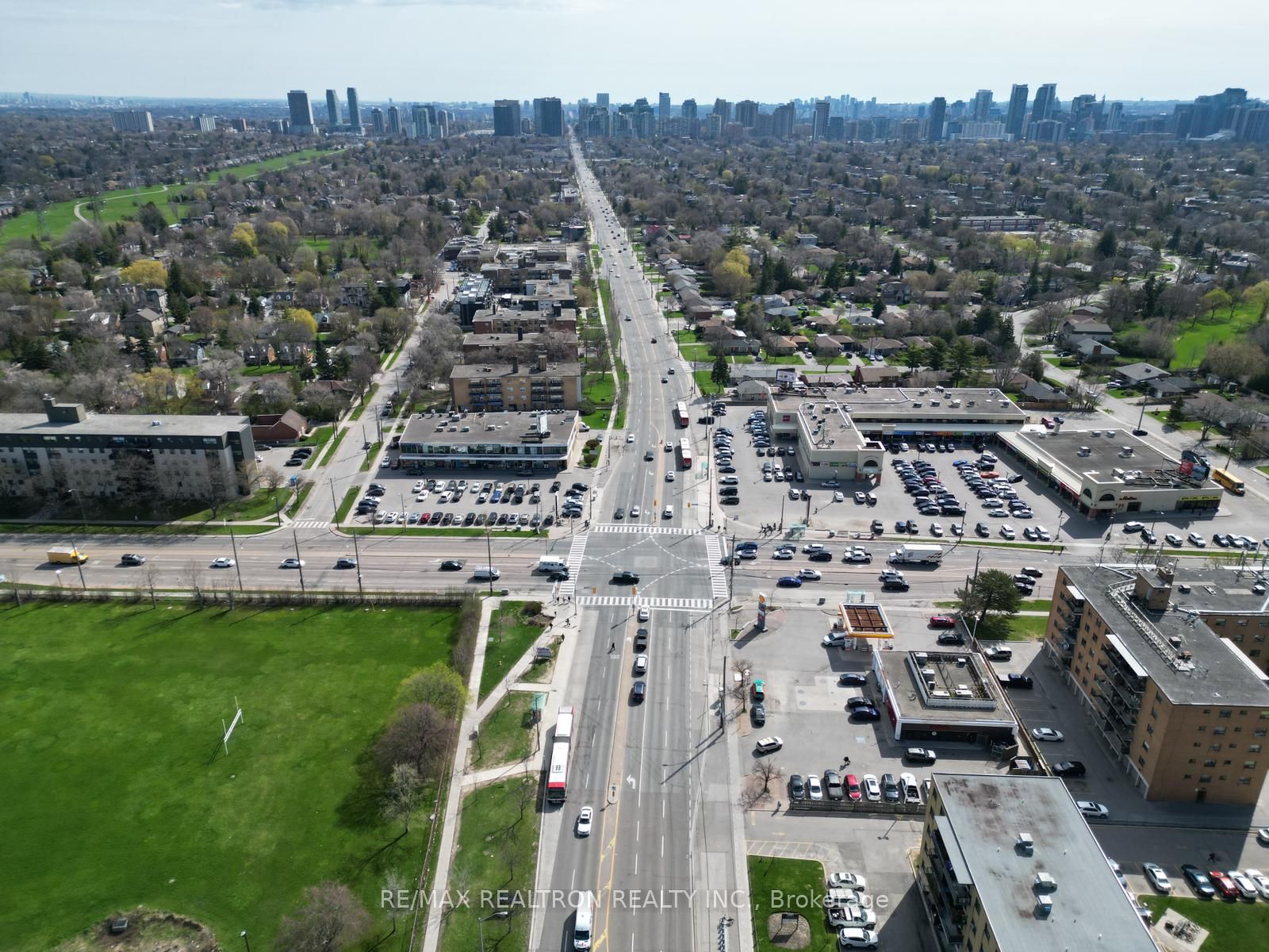 4926 Bathurst Street