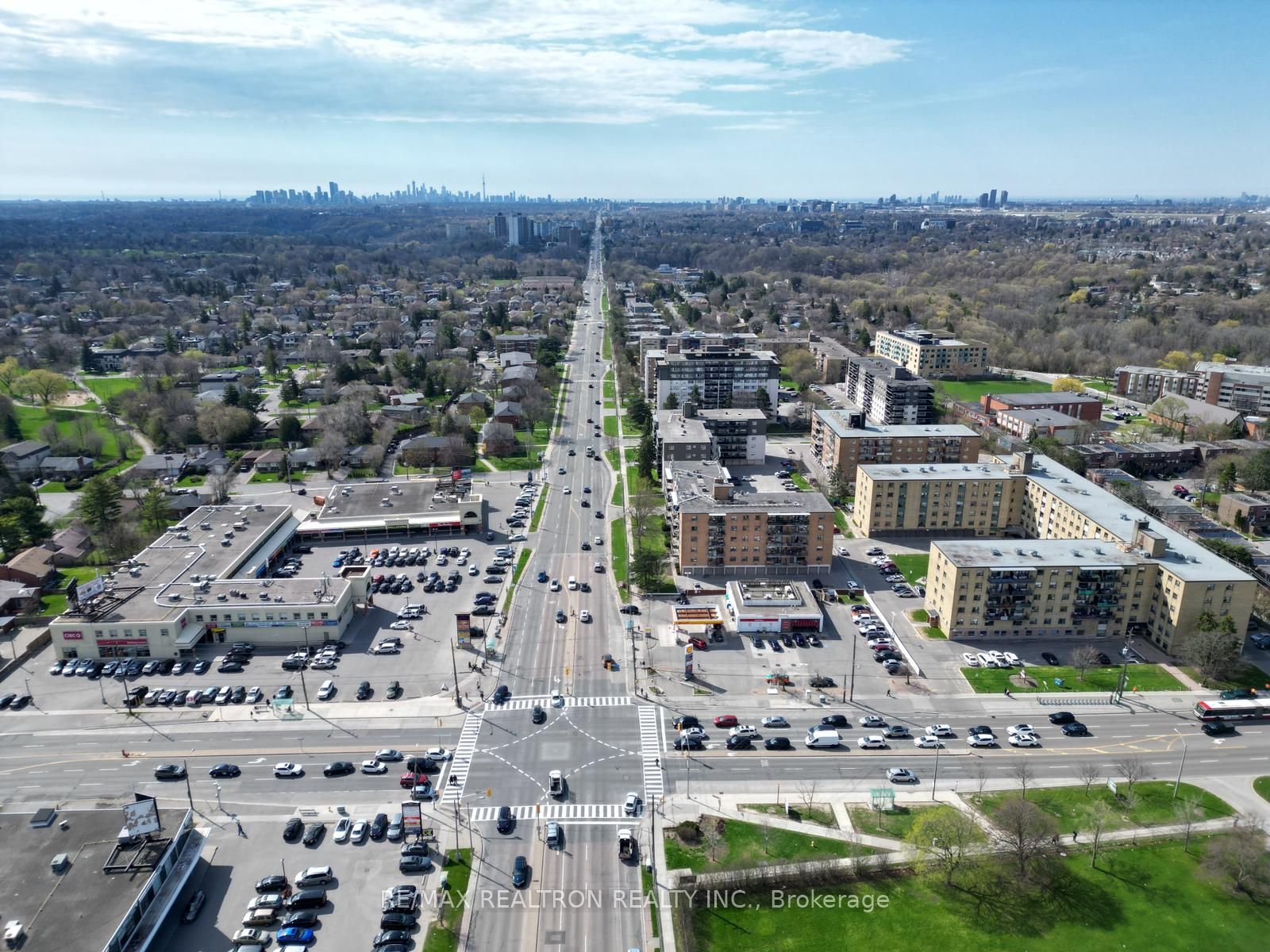 4926 Bathurst Street