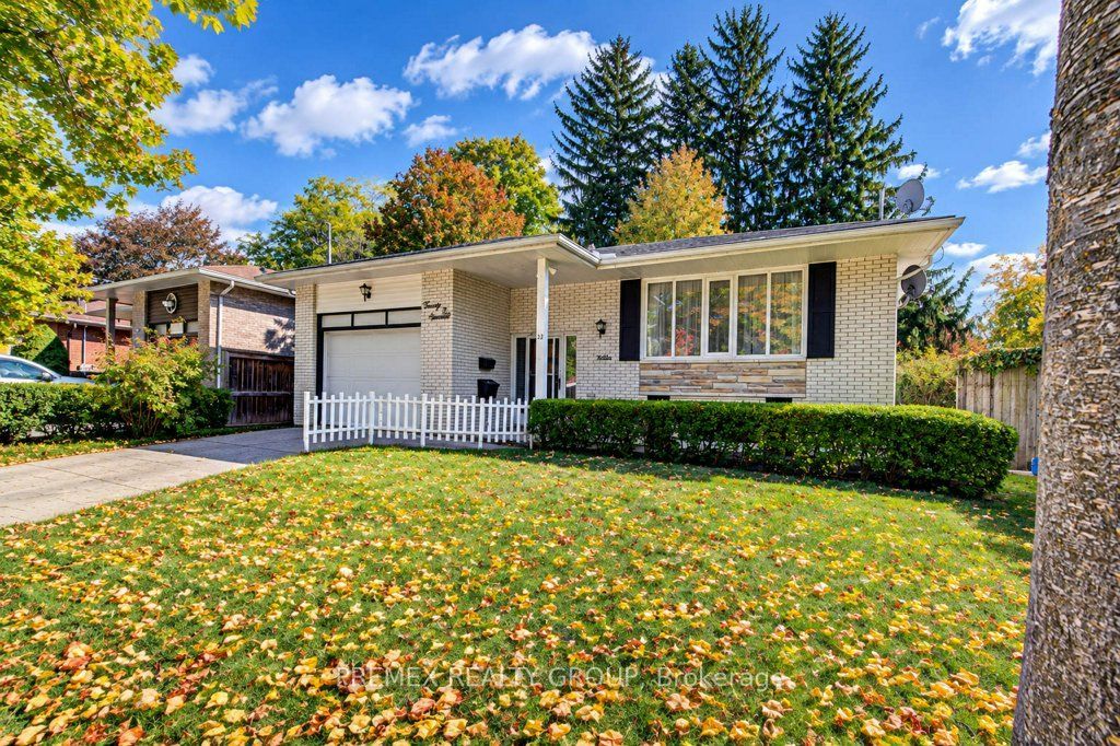 22 Clarke Street W