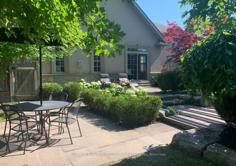 168 Twyn Rivers Drive Pickering ON L1V 1E2