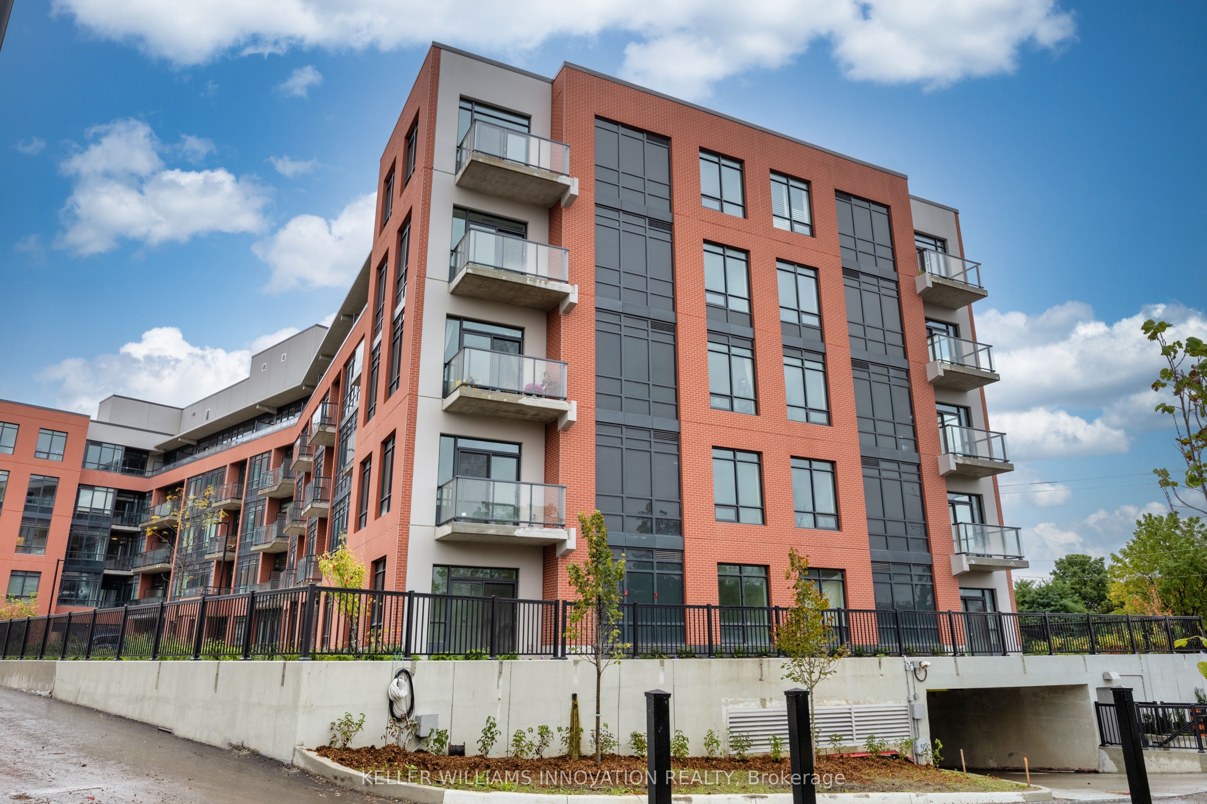 1010 Dundas Street E 524