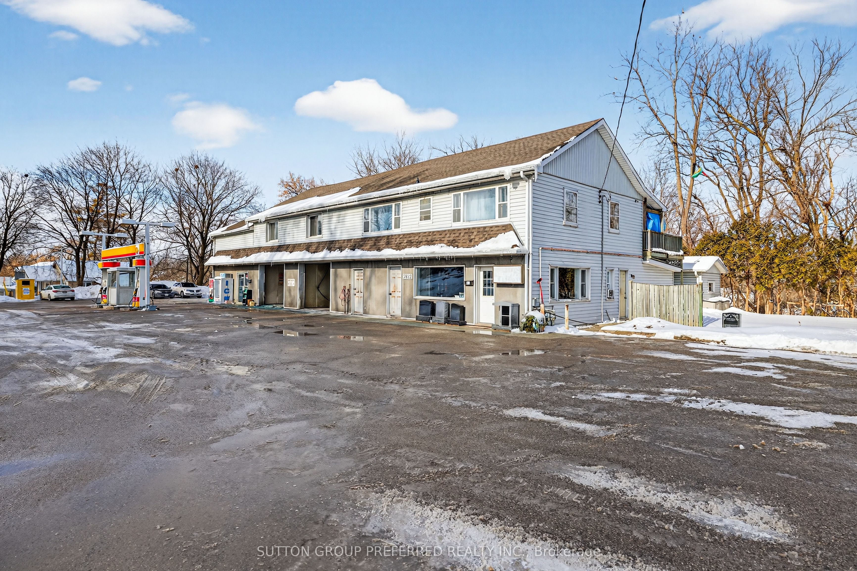 3922 Hamilton Road E