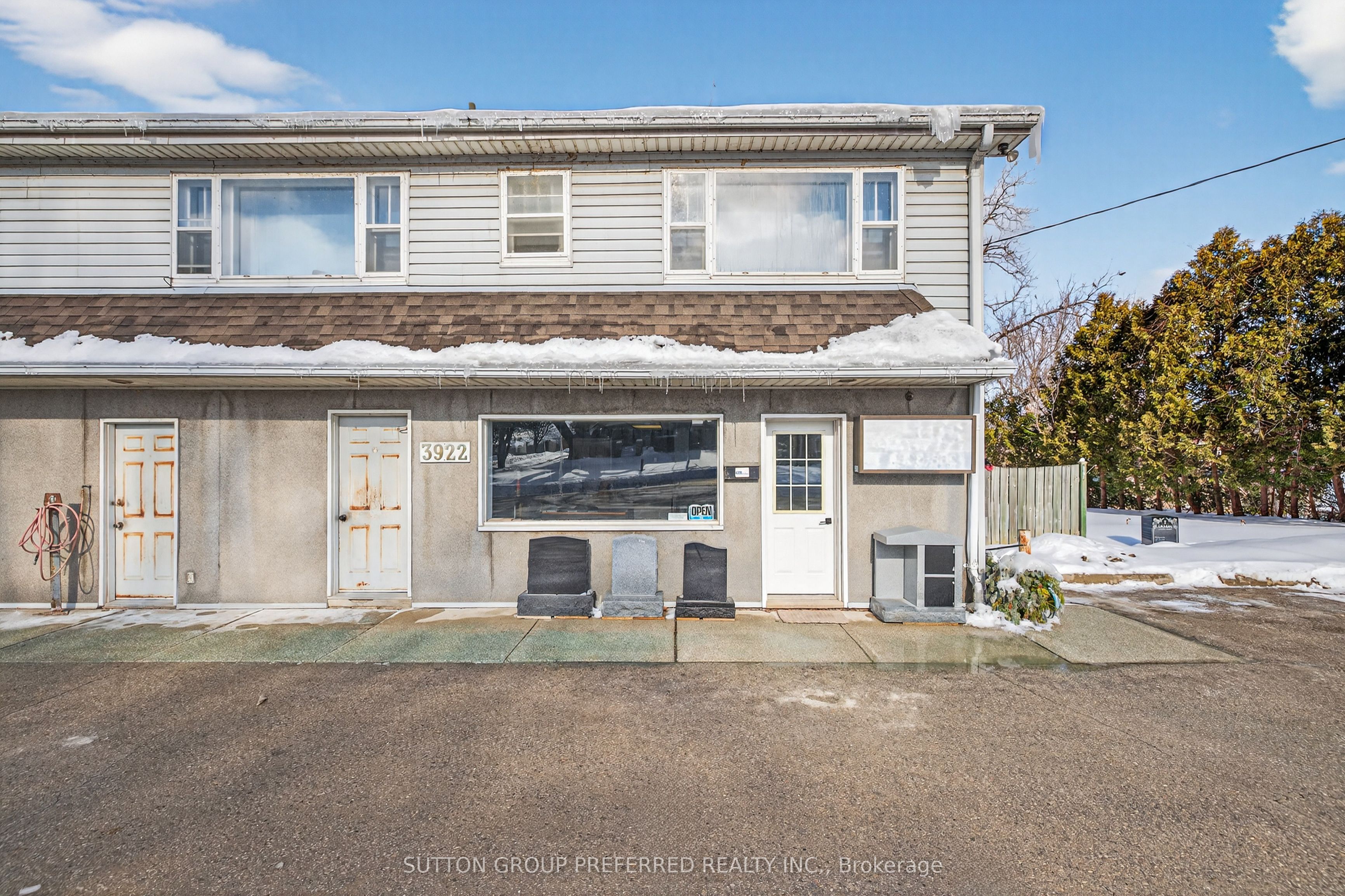 3922 Hamilton Road E