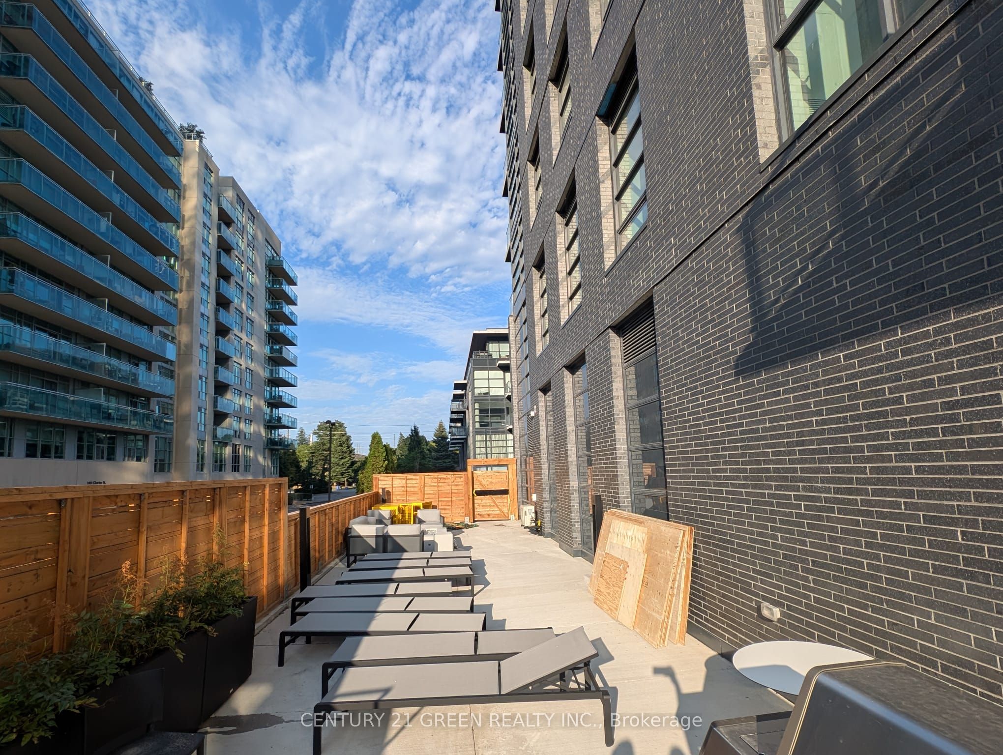 1612 Charles Street 323C
