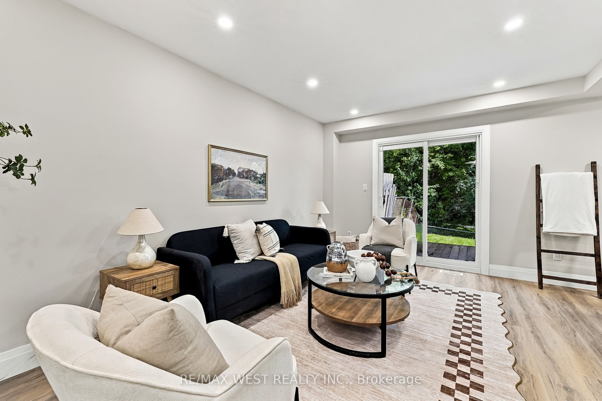 721 Cricklewood Drive 3
