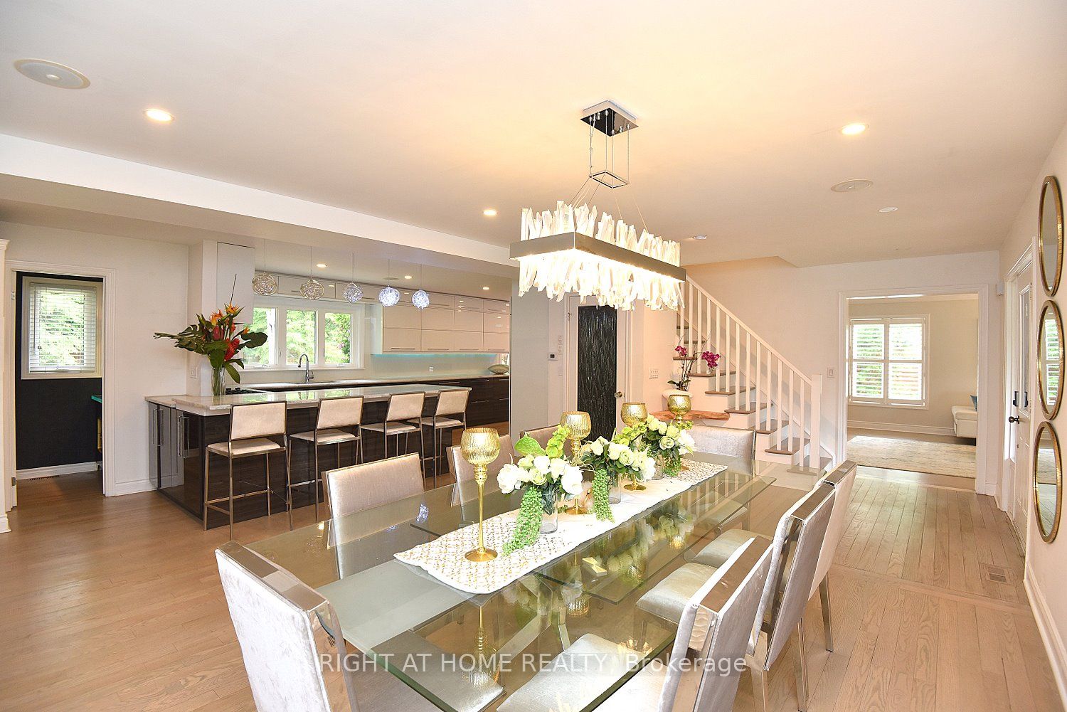 4299 Lakeshore Road