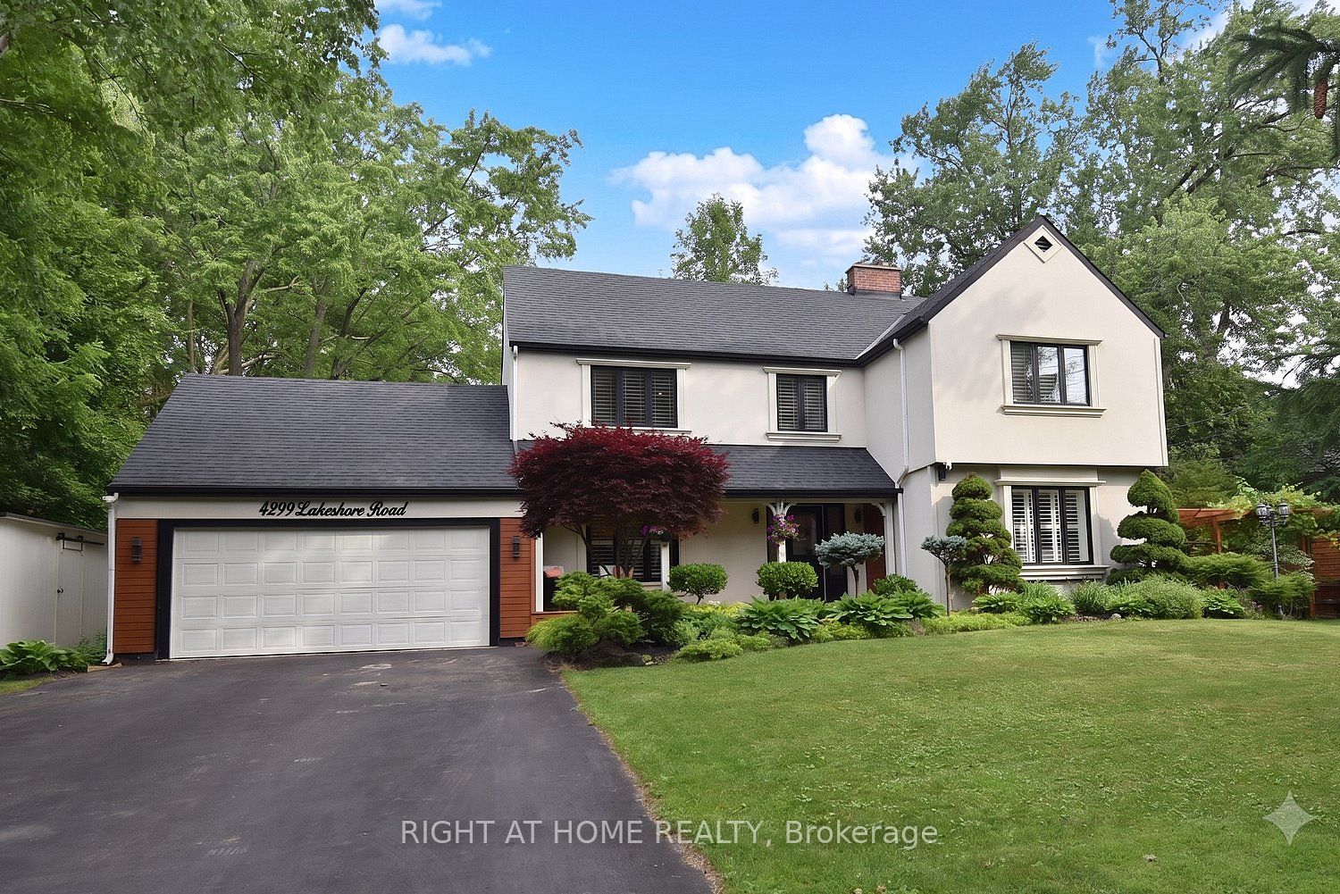 4299 Lakeshore Road