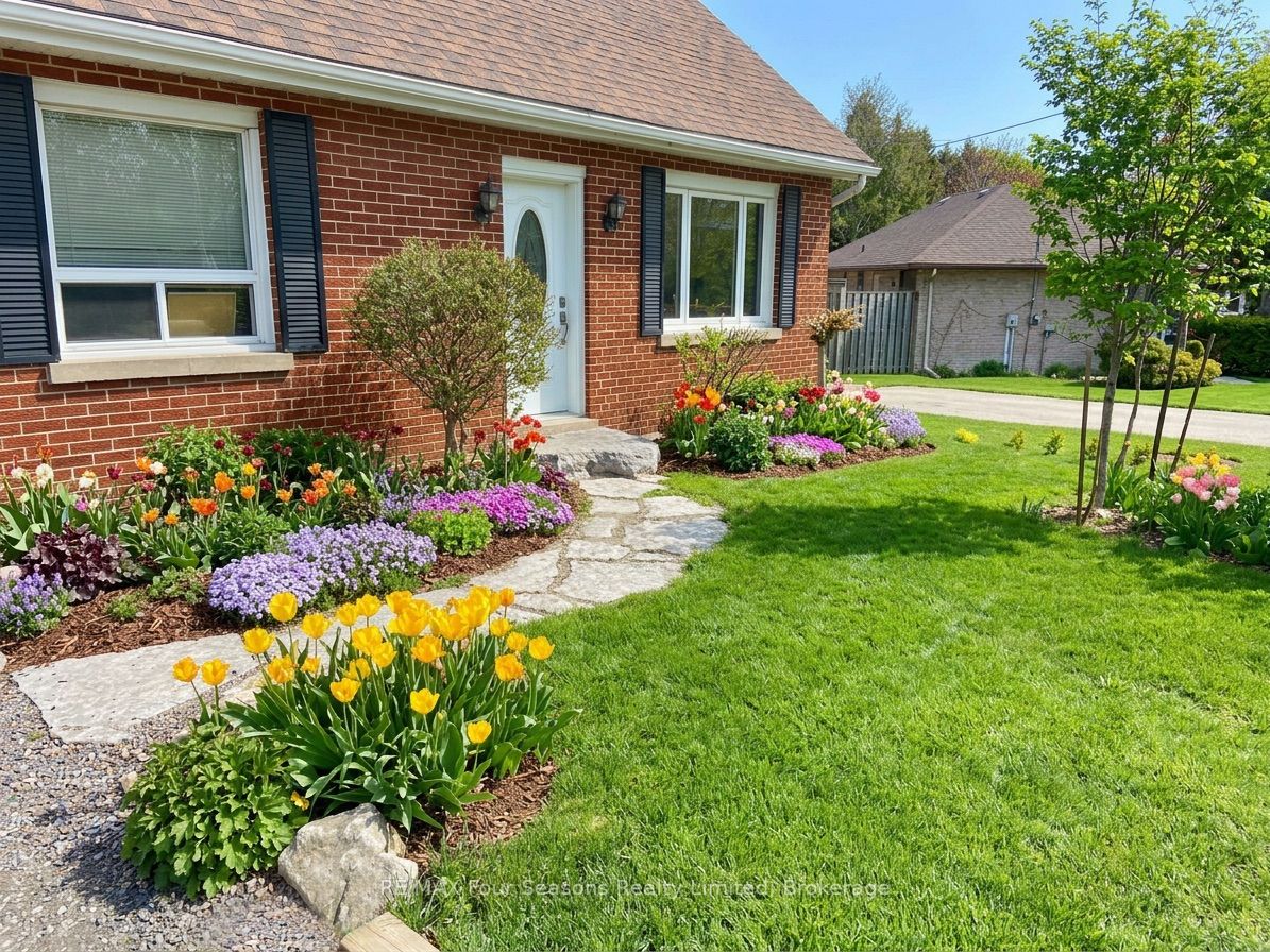 50 Amaranth Street W