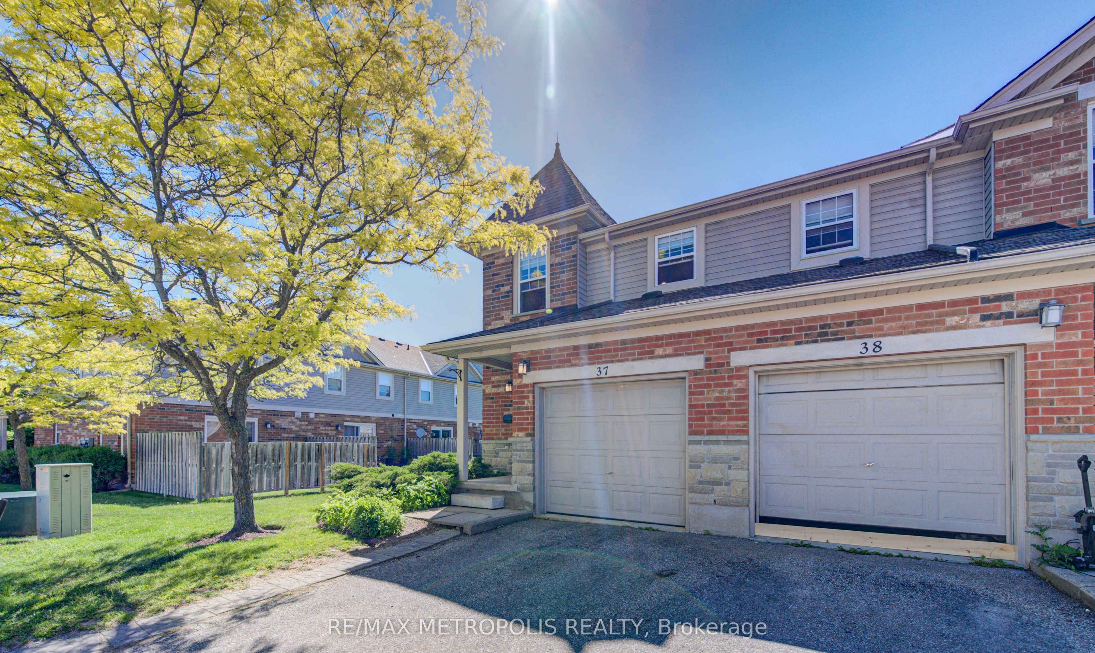 124 GOSLING Gardens 37