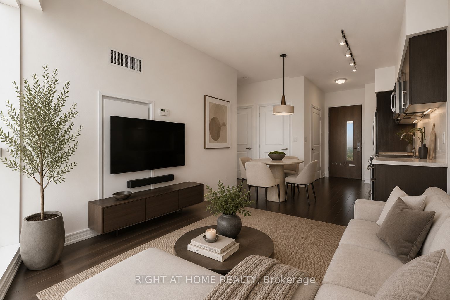 386 Yonge Street 5614