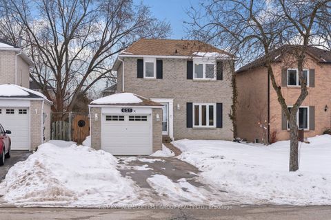 621 Beckworth Square Pickering ON L1V 3X3