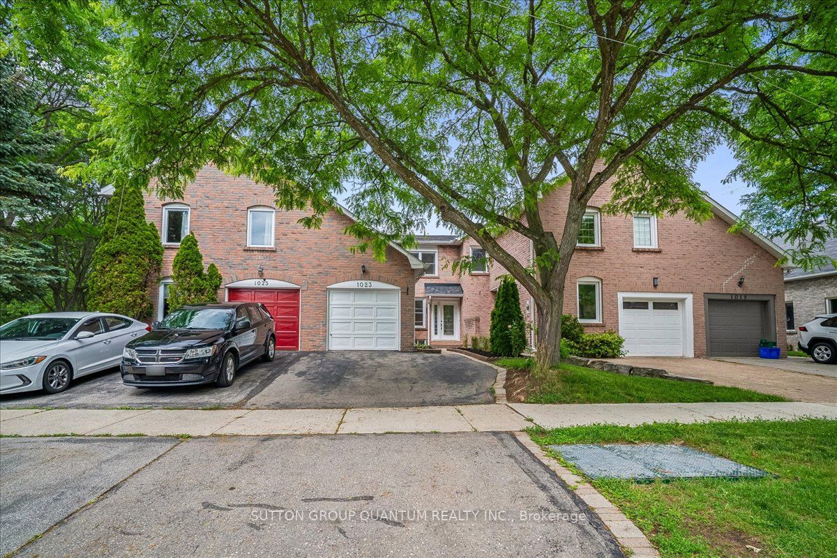 1023 Runnymead Crescent