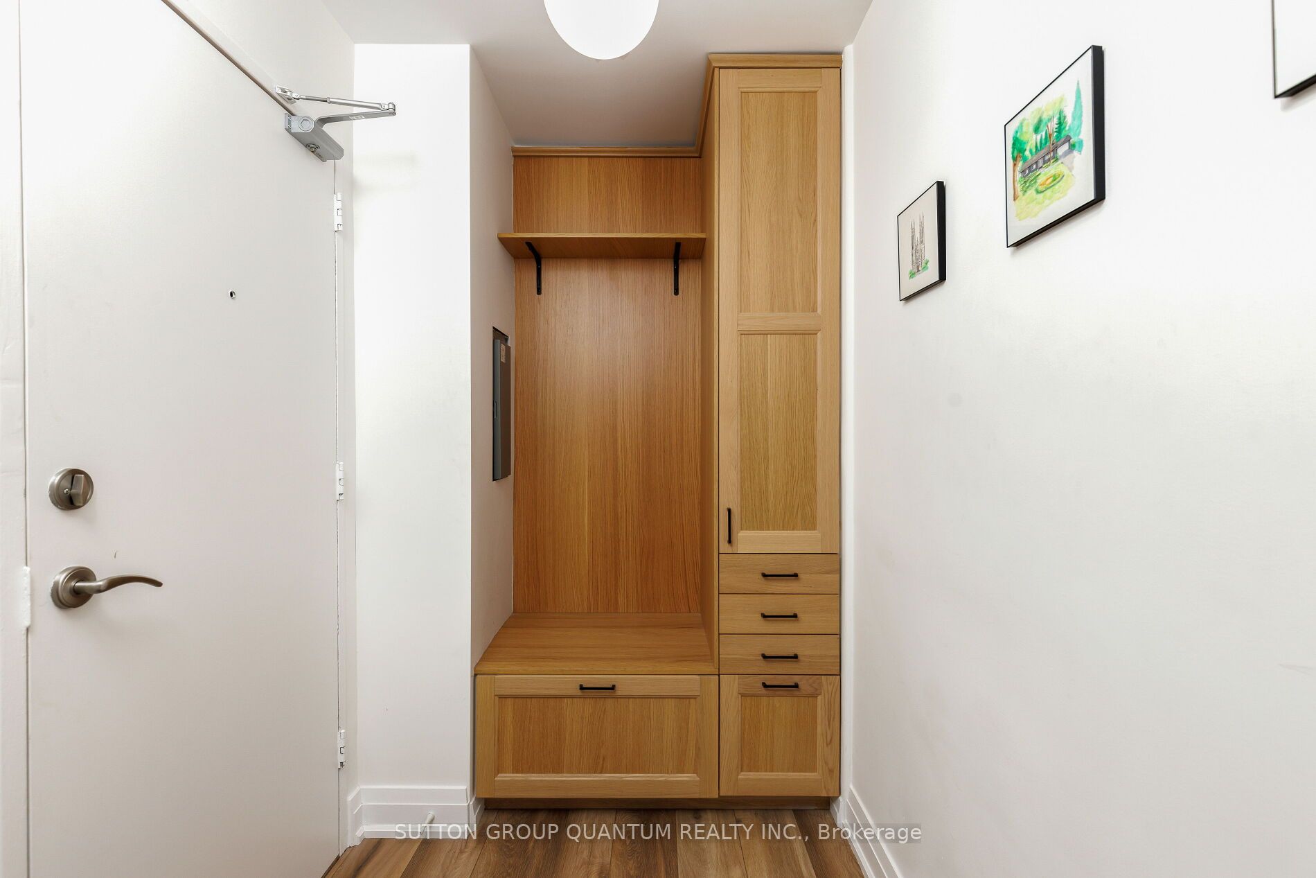 15 Elizabeth Street N 401
