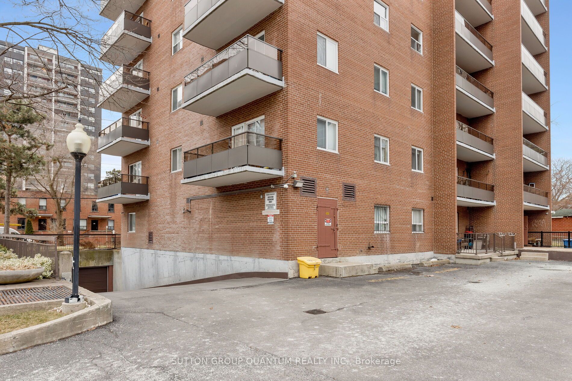 15 Elizabeth Street N 401