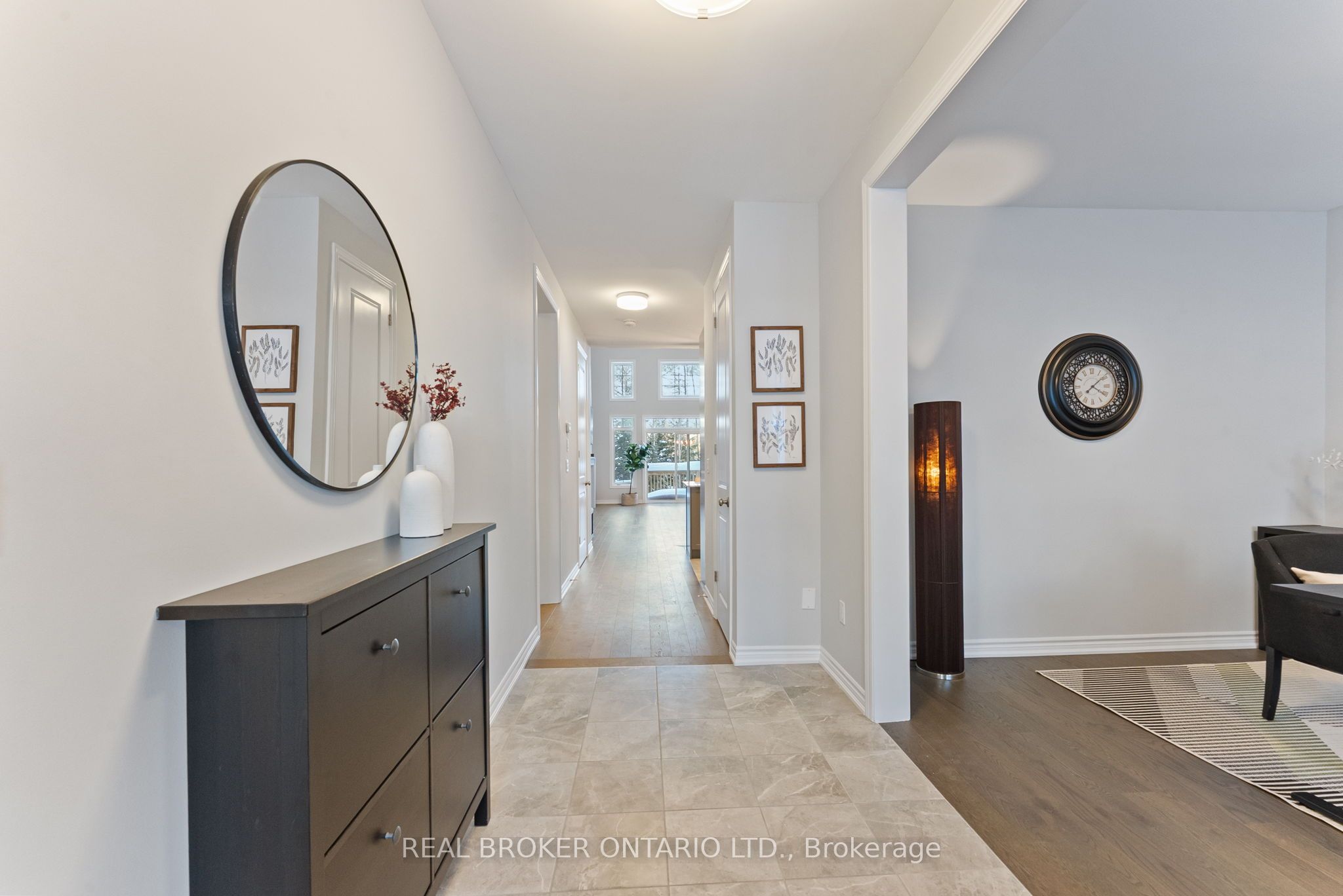 6 Howard Williams Court