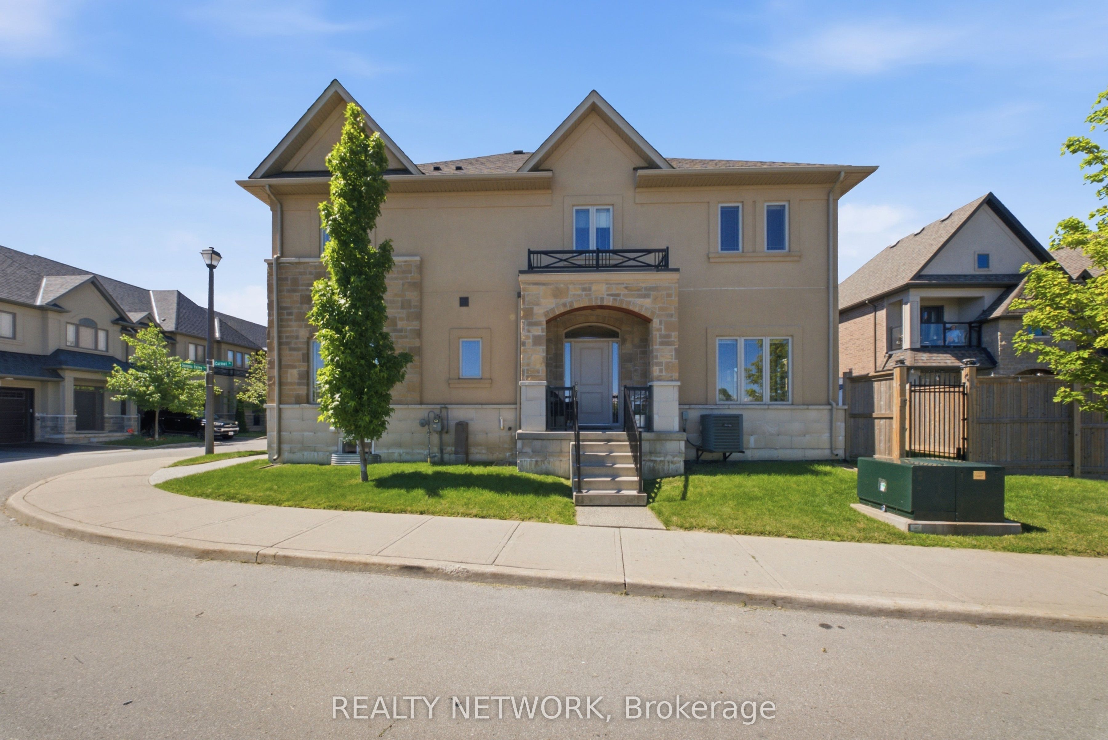 104 Sonoma Valley Crescent